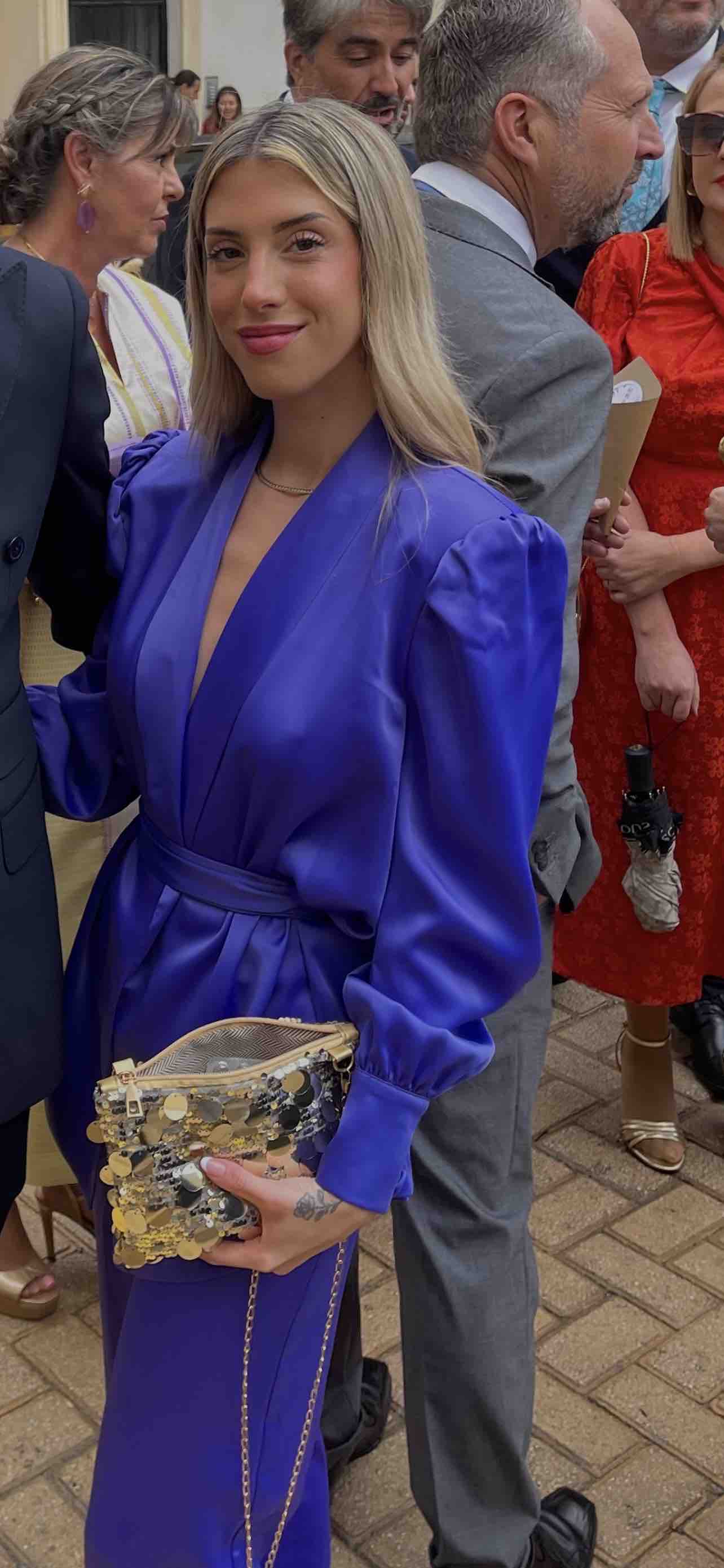 Traje satén - vestido de invitada en Malaga en Jointy
