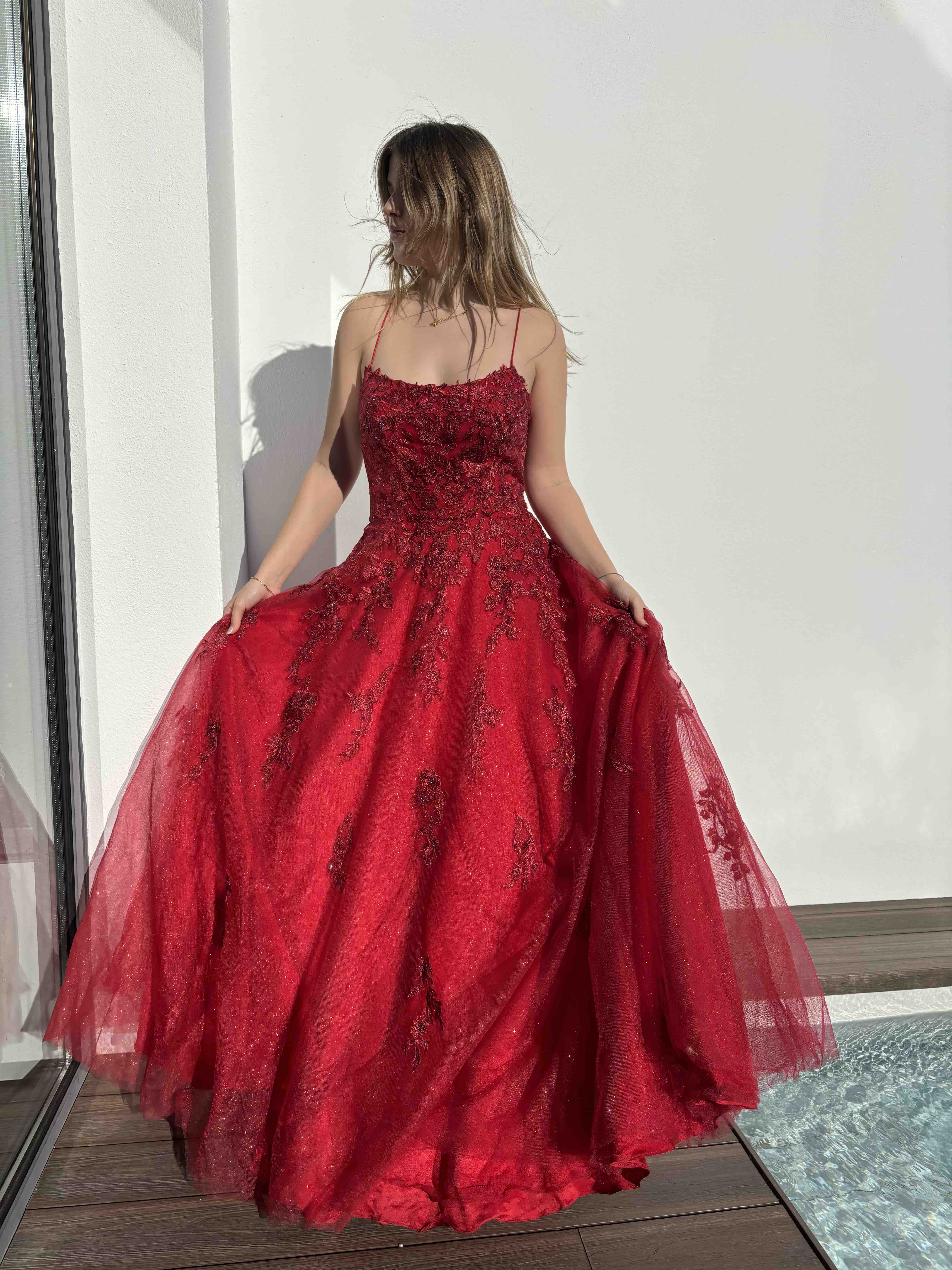 Alquiler Vestido rojo floral prom/quinceañera | Jointy