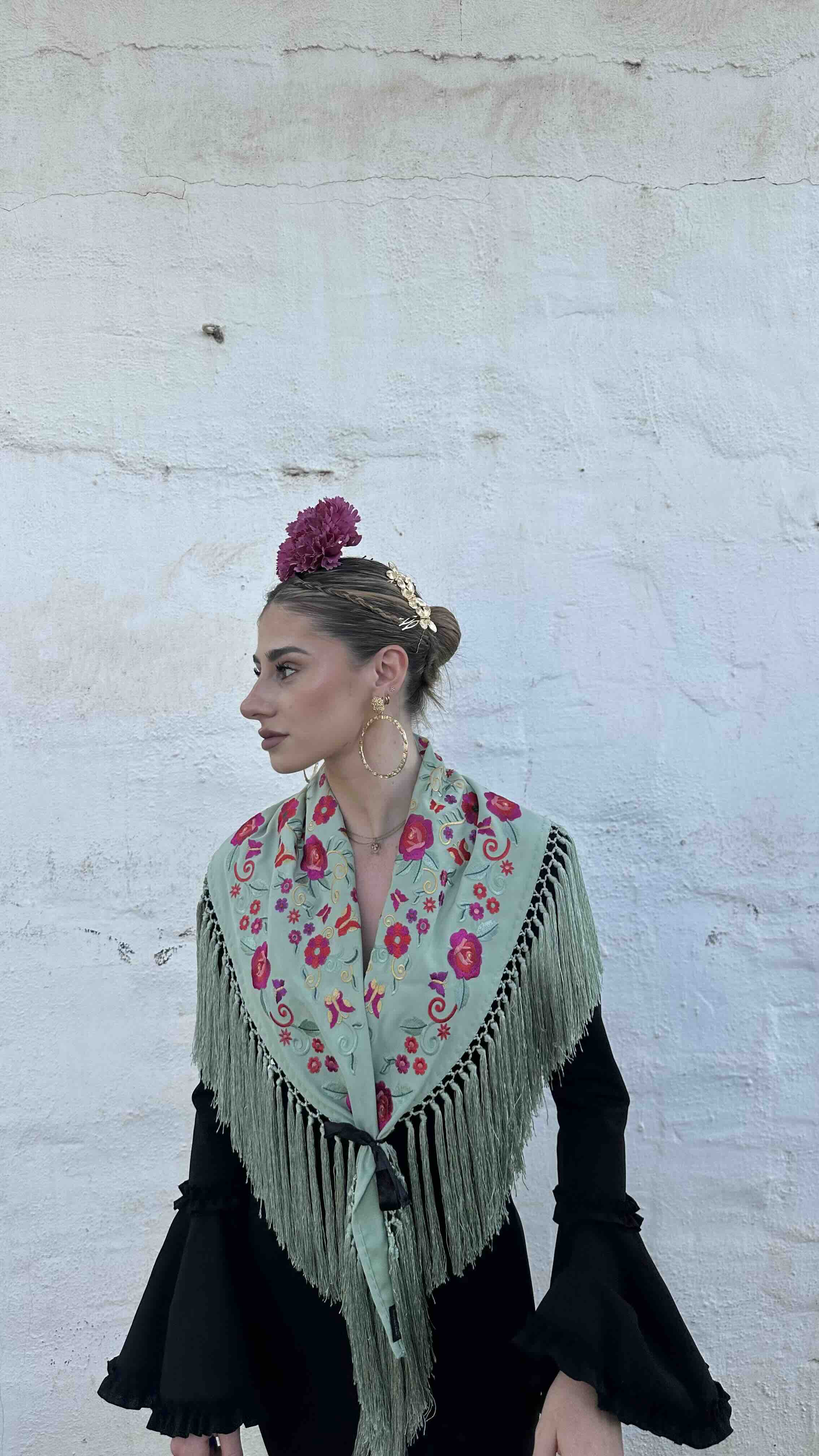 Alquiler Mantón de flamenca | Jointy