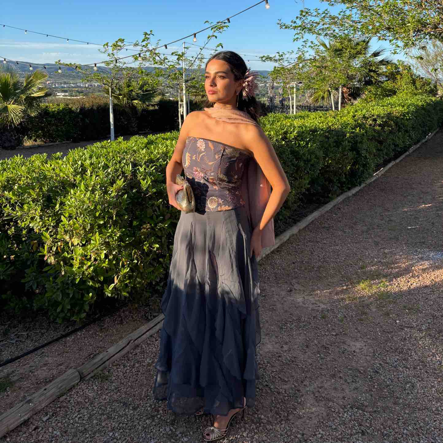 Alquiler Conjunto de falda y top bordado | Jointy