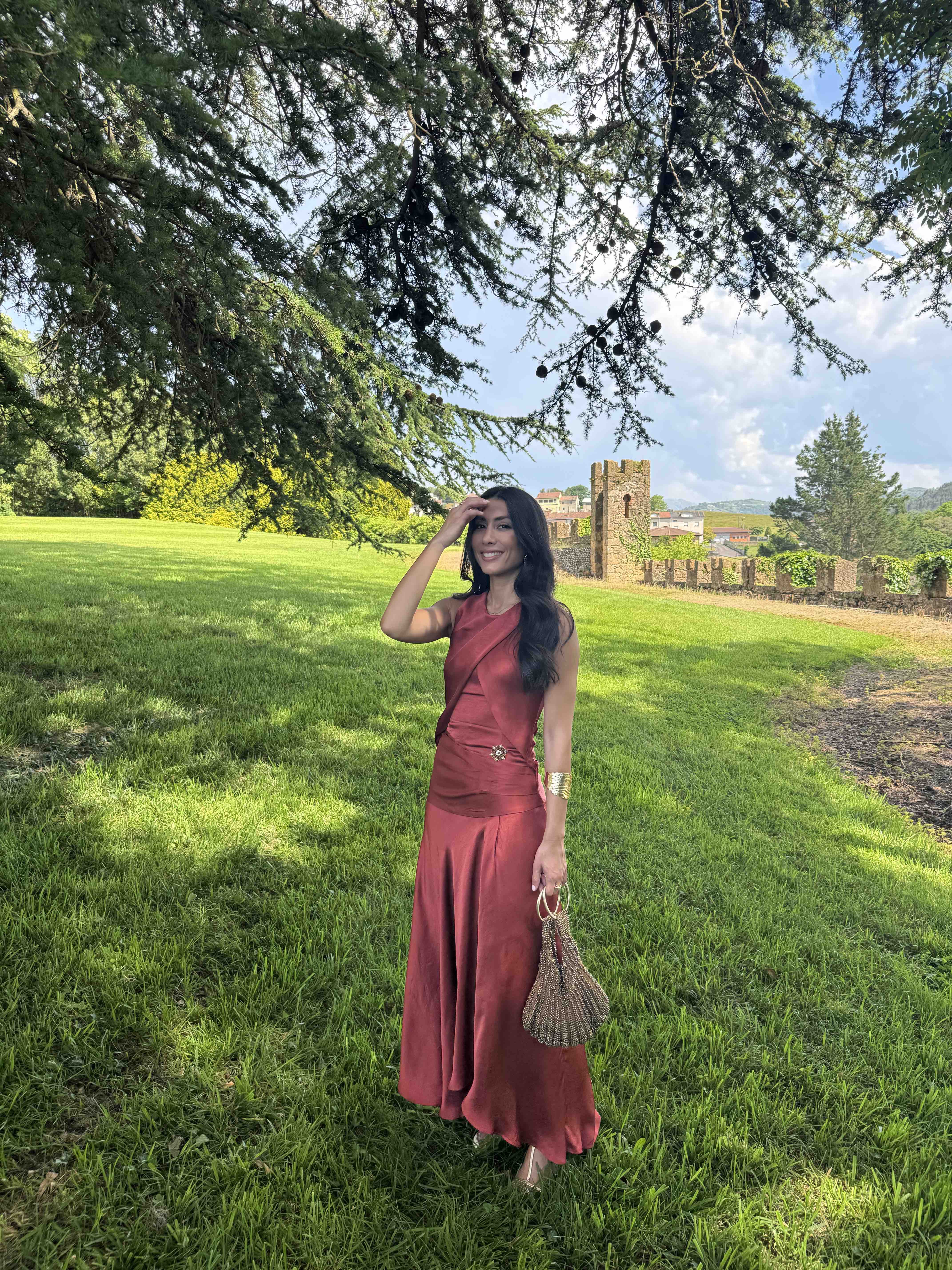 Alquiler Vestido satinado Maksu | Jointy