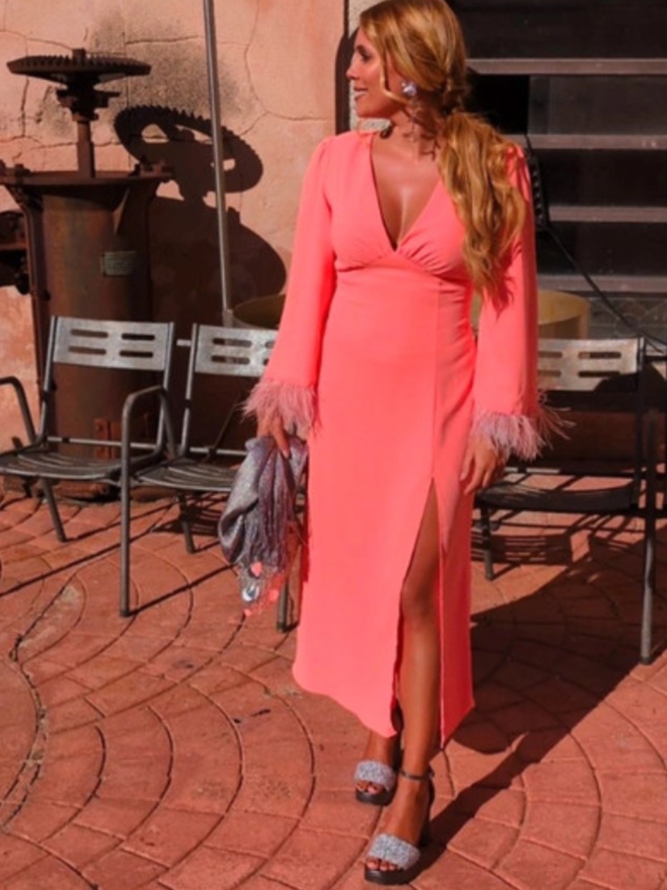 Alquiler vestido lady pipa detalle plumas | Jointy