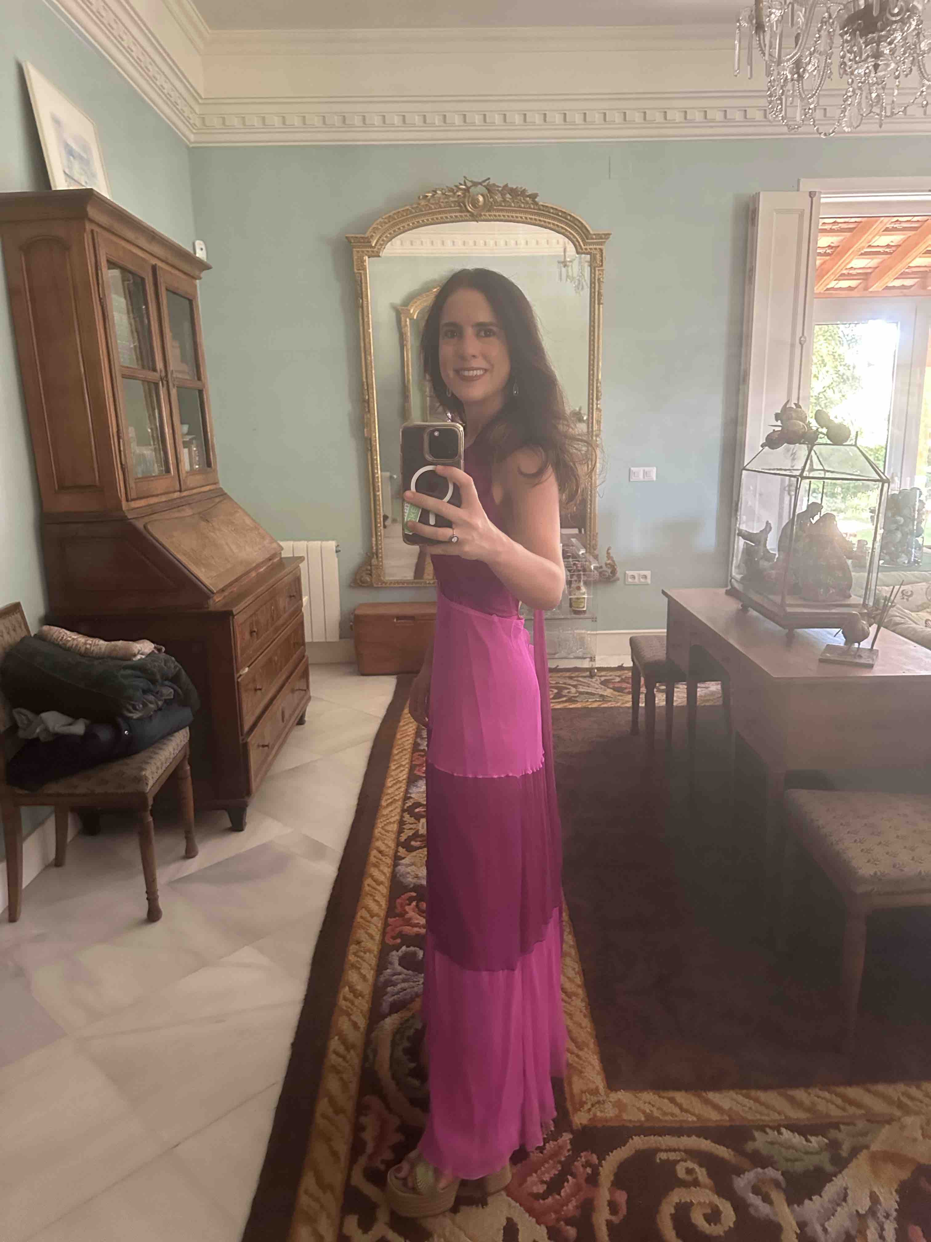 Alquiler Vestido color magenta largo | Jointy