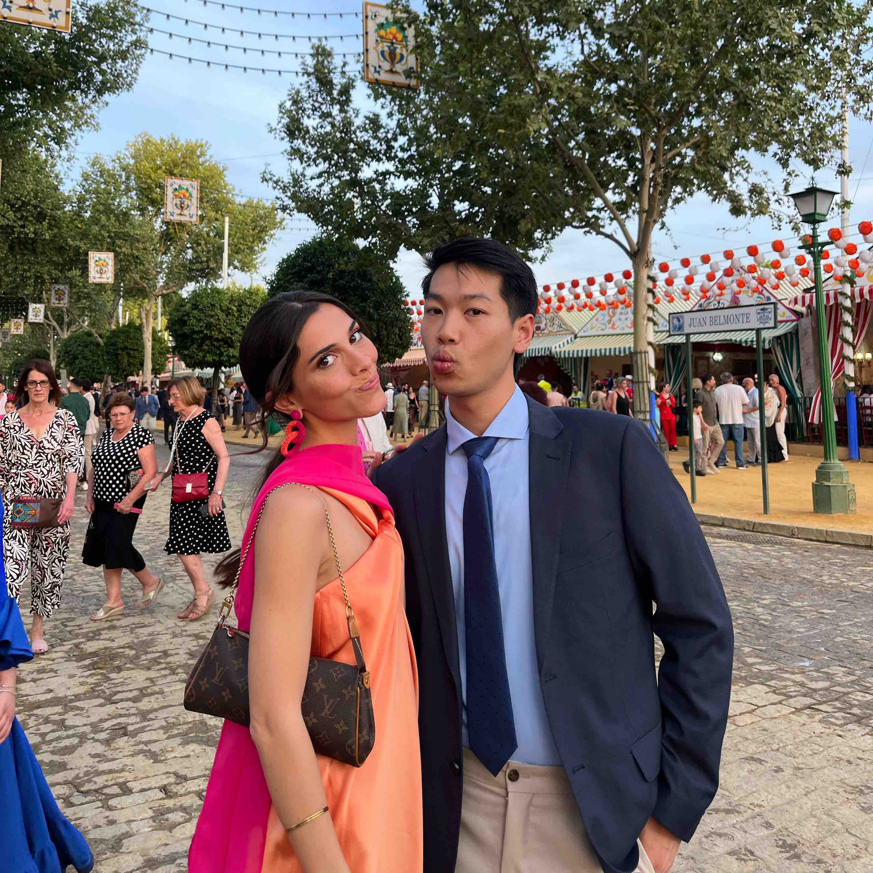 Alquiler Vestido de invitada de boda seda | Jointy