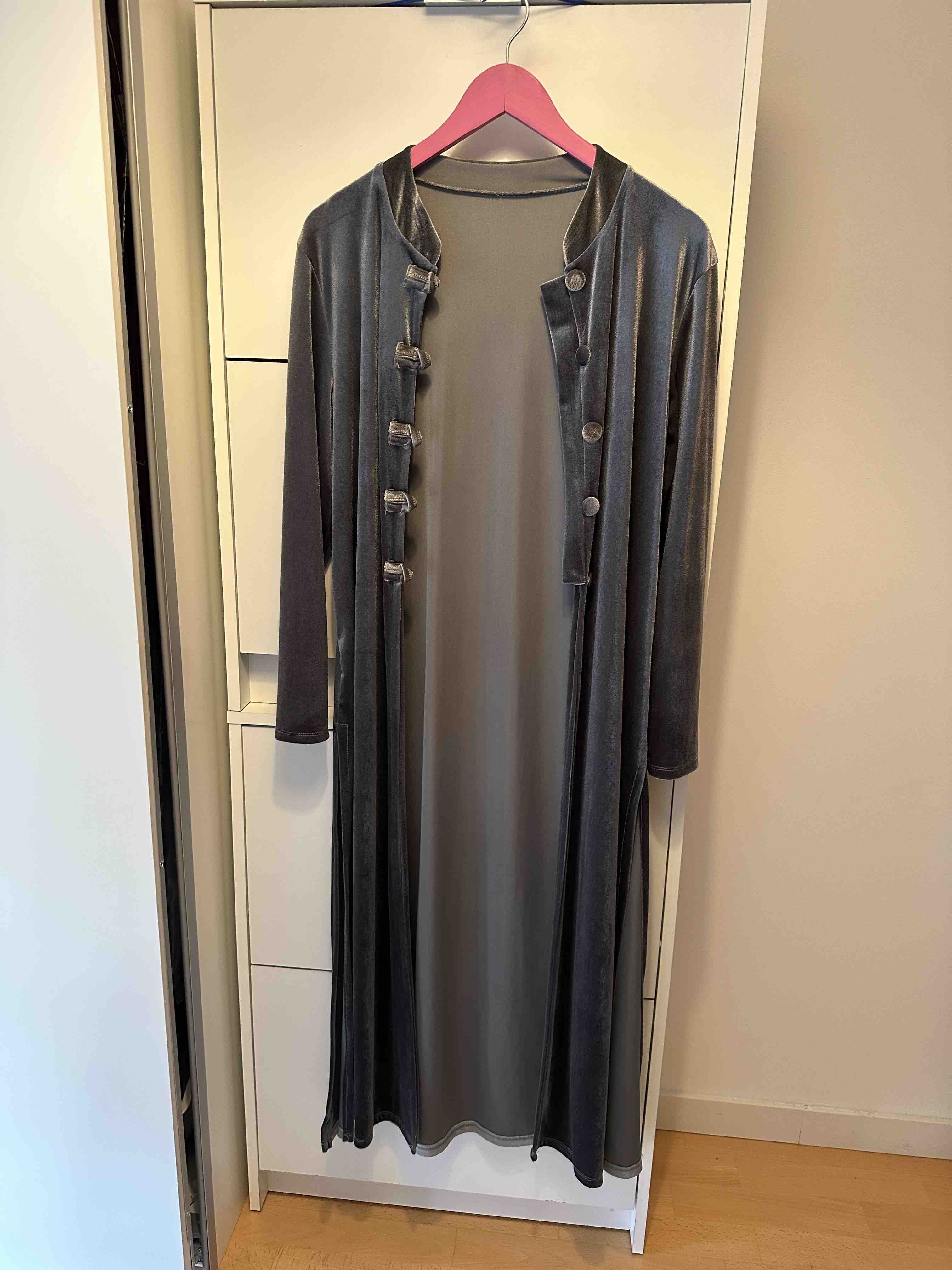 Alquiler Capa gris terciopelo | Jointy