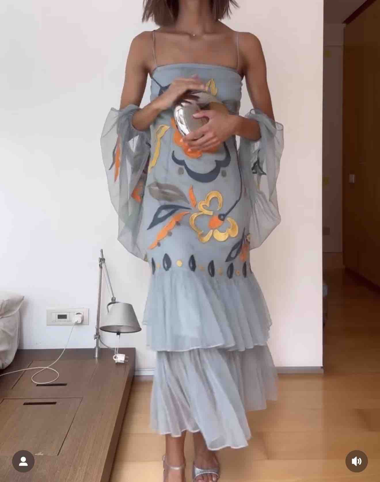 Alquiler Vestido invitada bordado Is Coming Oficial | Jointy