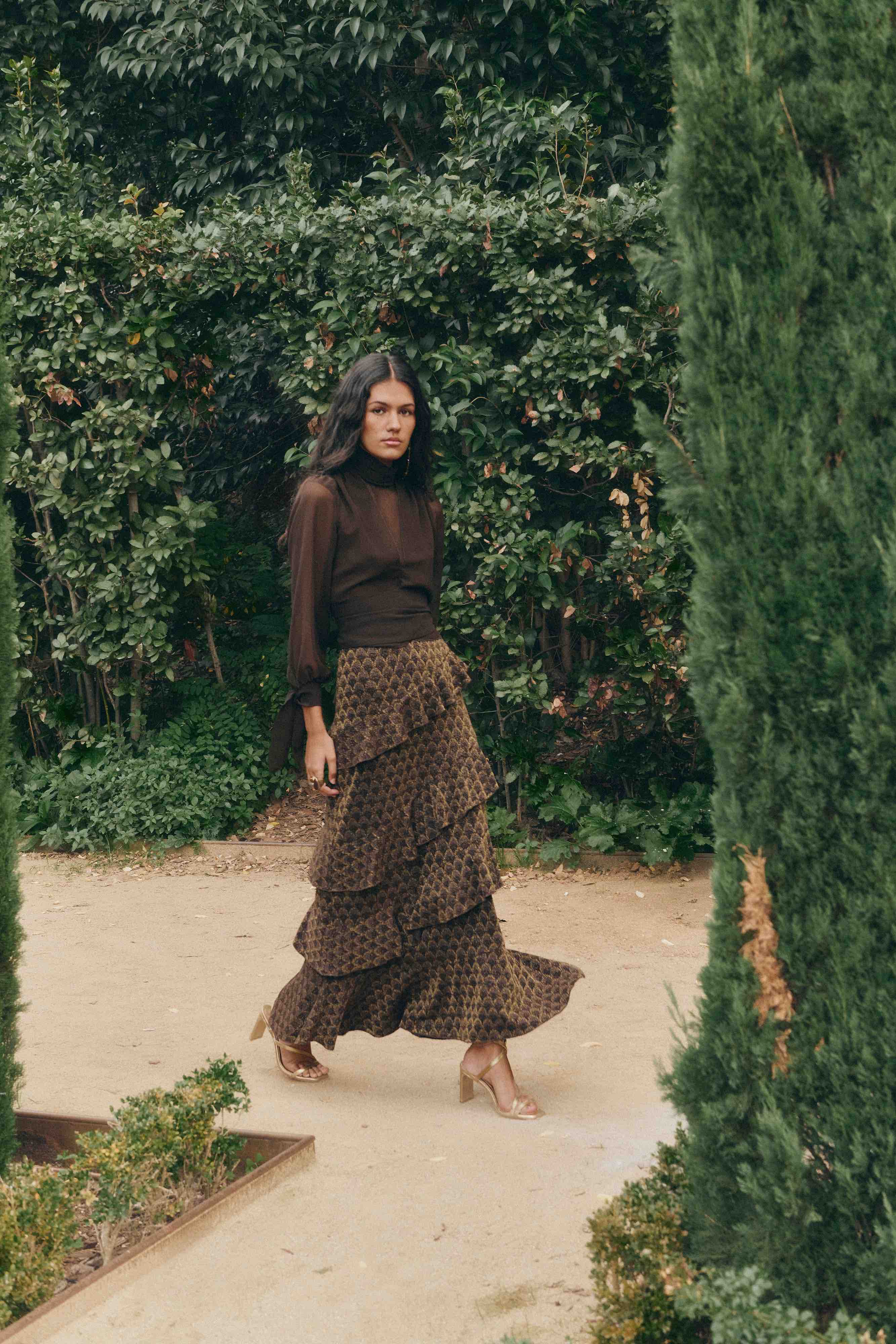 Alquiler Baymo blusa y falda | Jointy