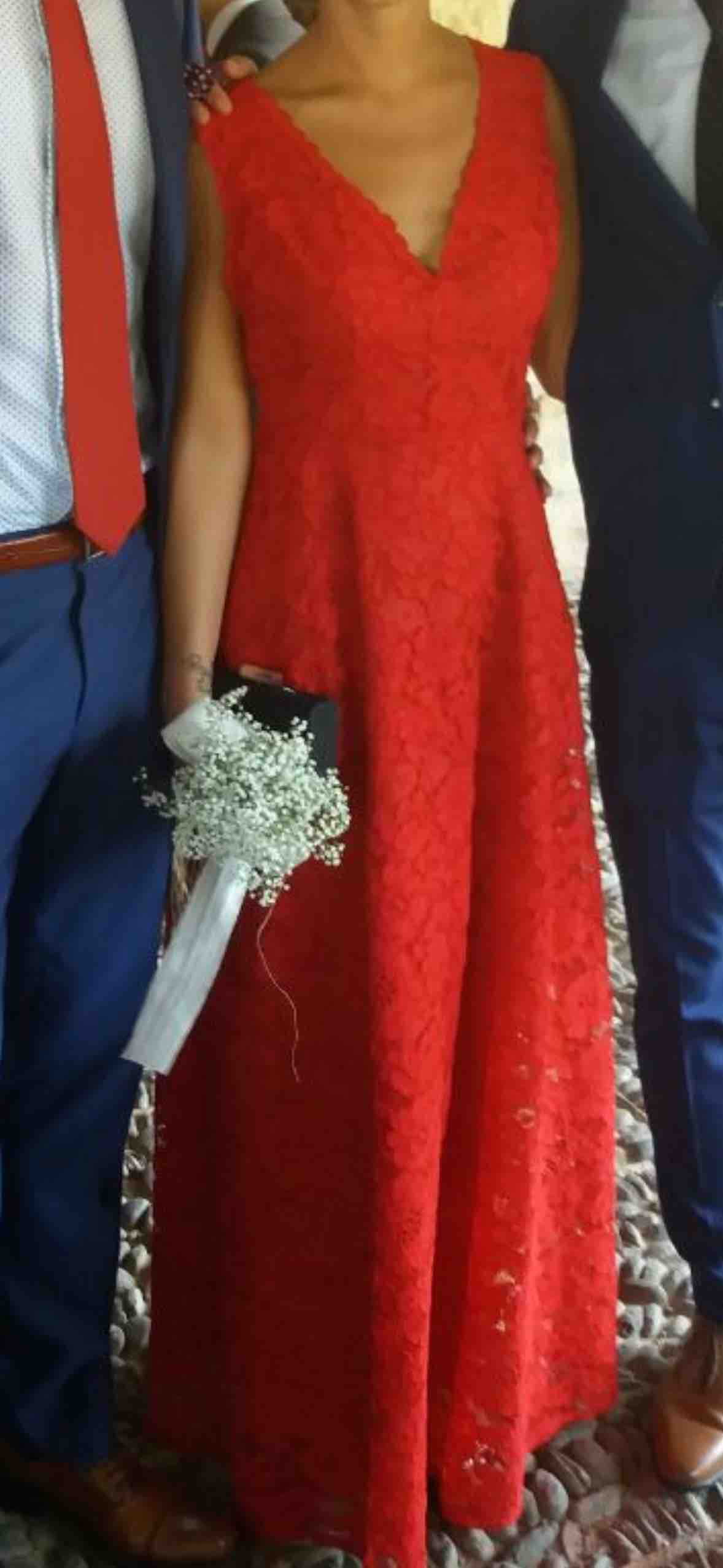 Alquiler Vestido Carolina Herrera | Jointy