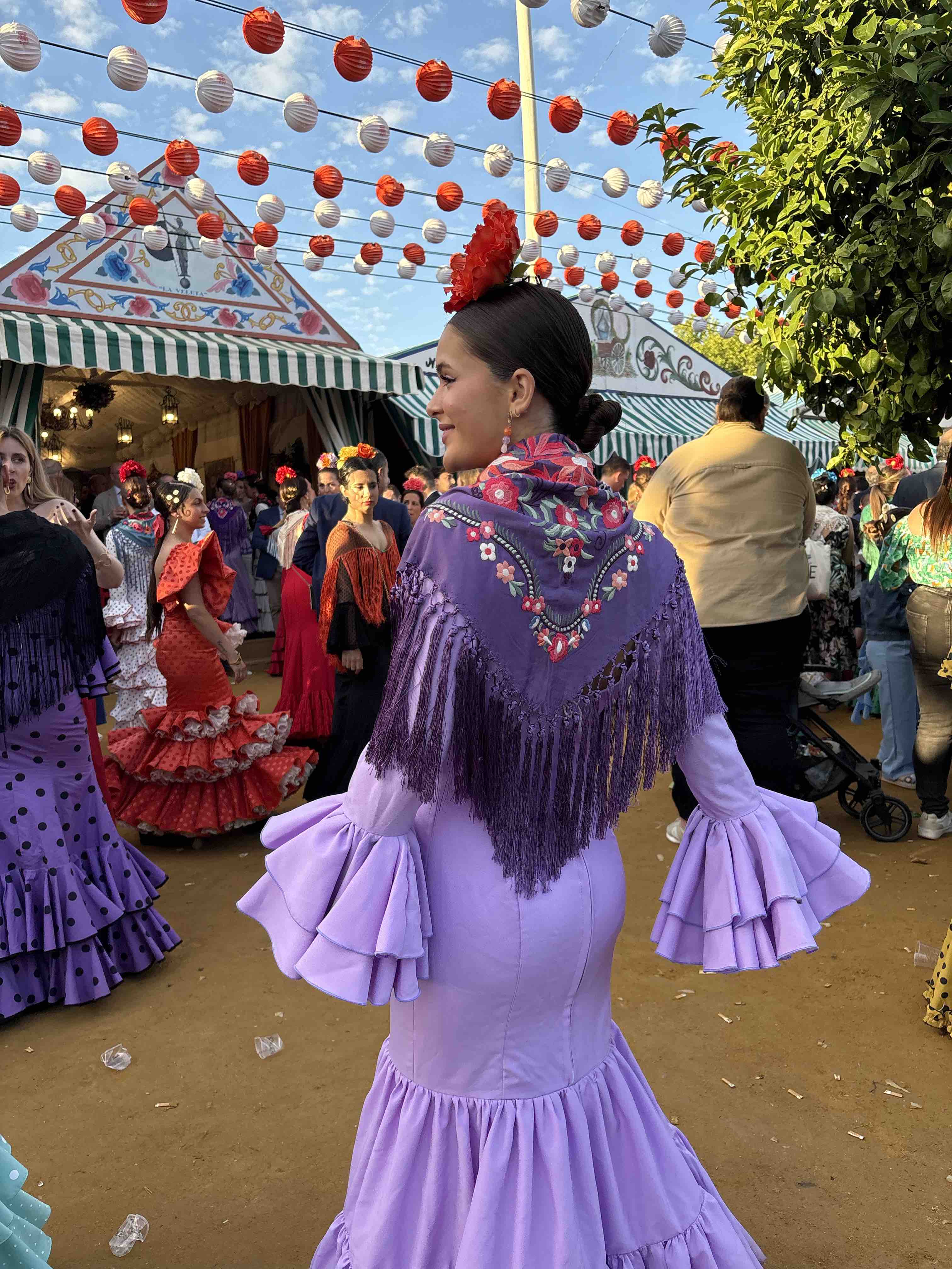 Alquiler vestido flamenca lila | Jointy