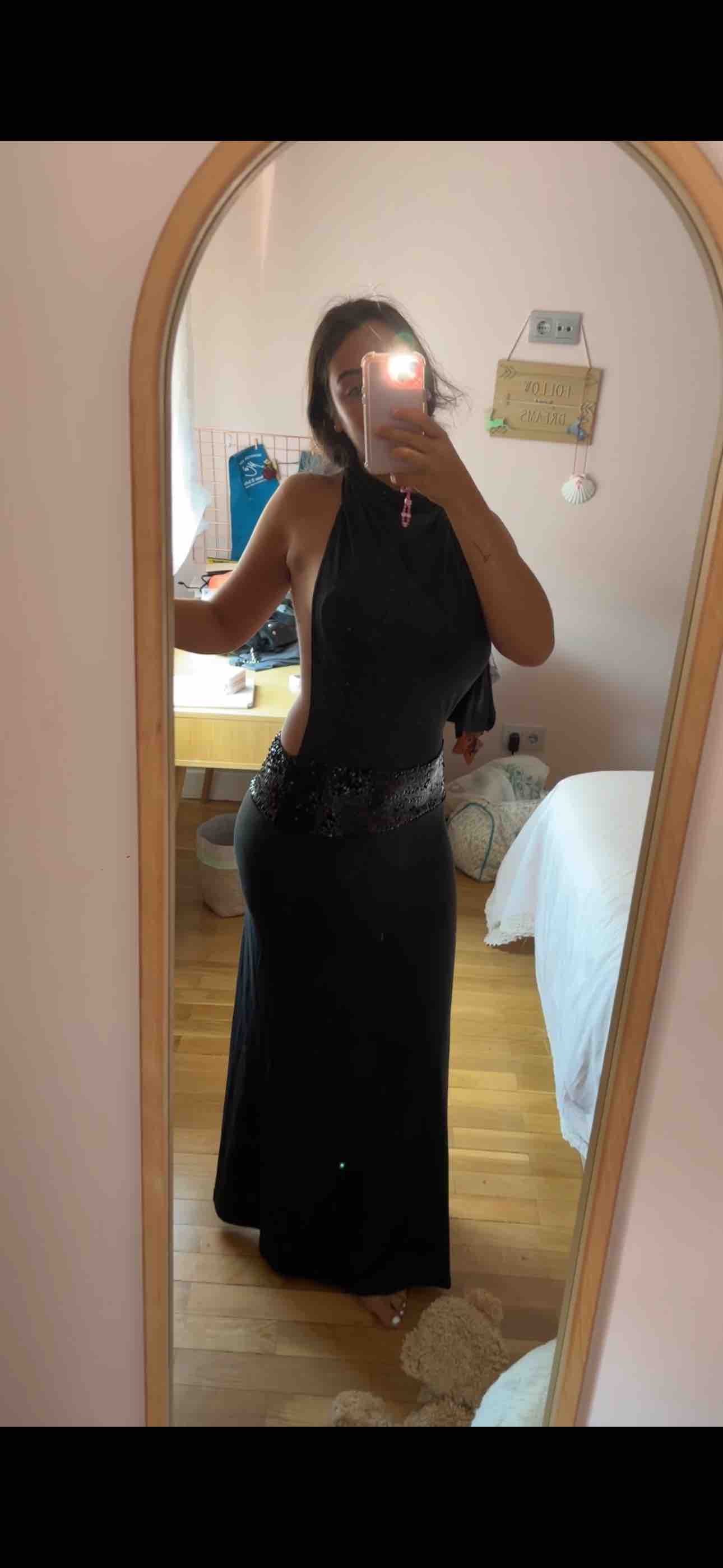 Alquiler vestido negro largo | Jointy