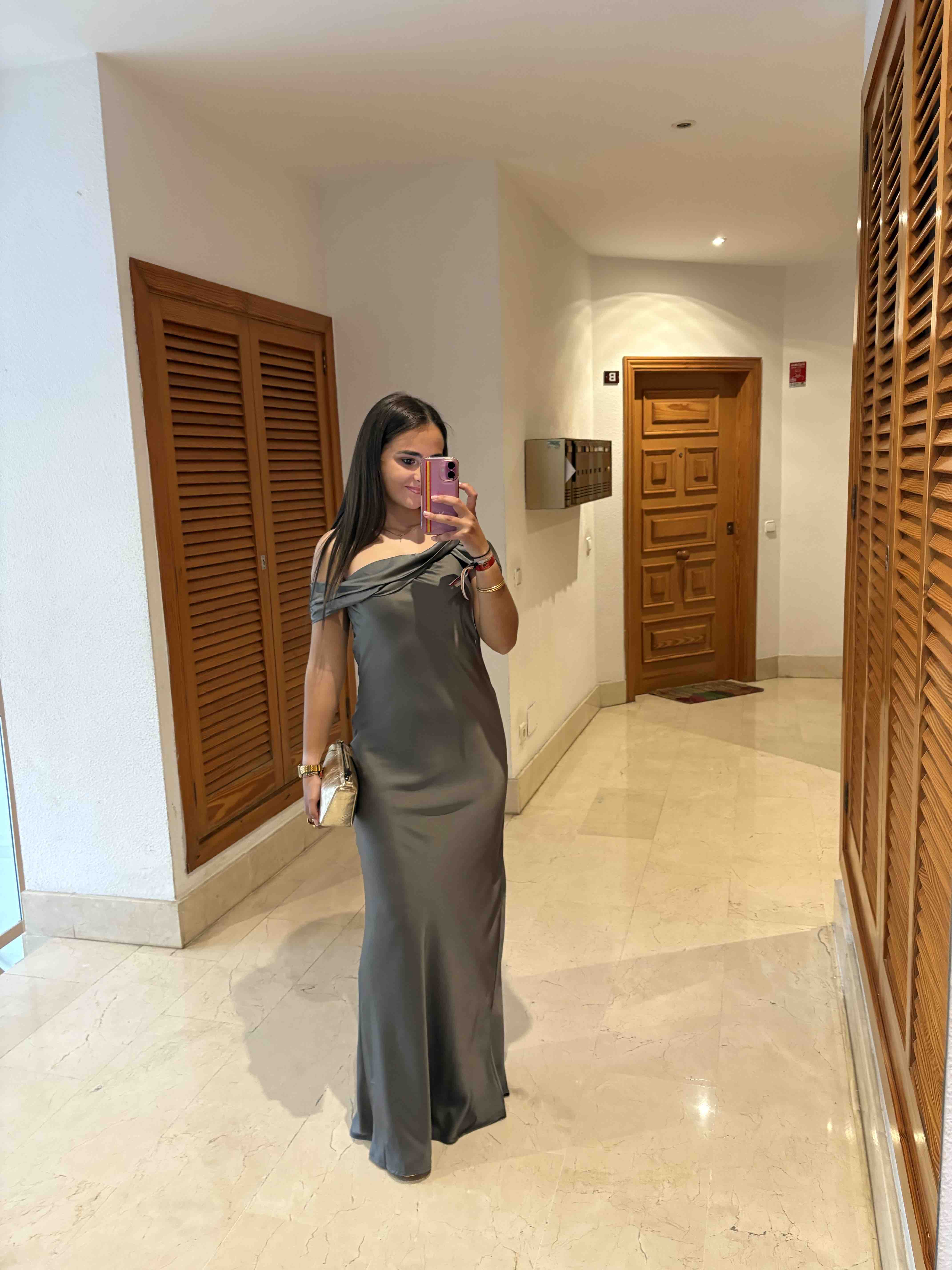 Alquiler vestido the are | Jointy