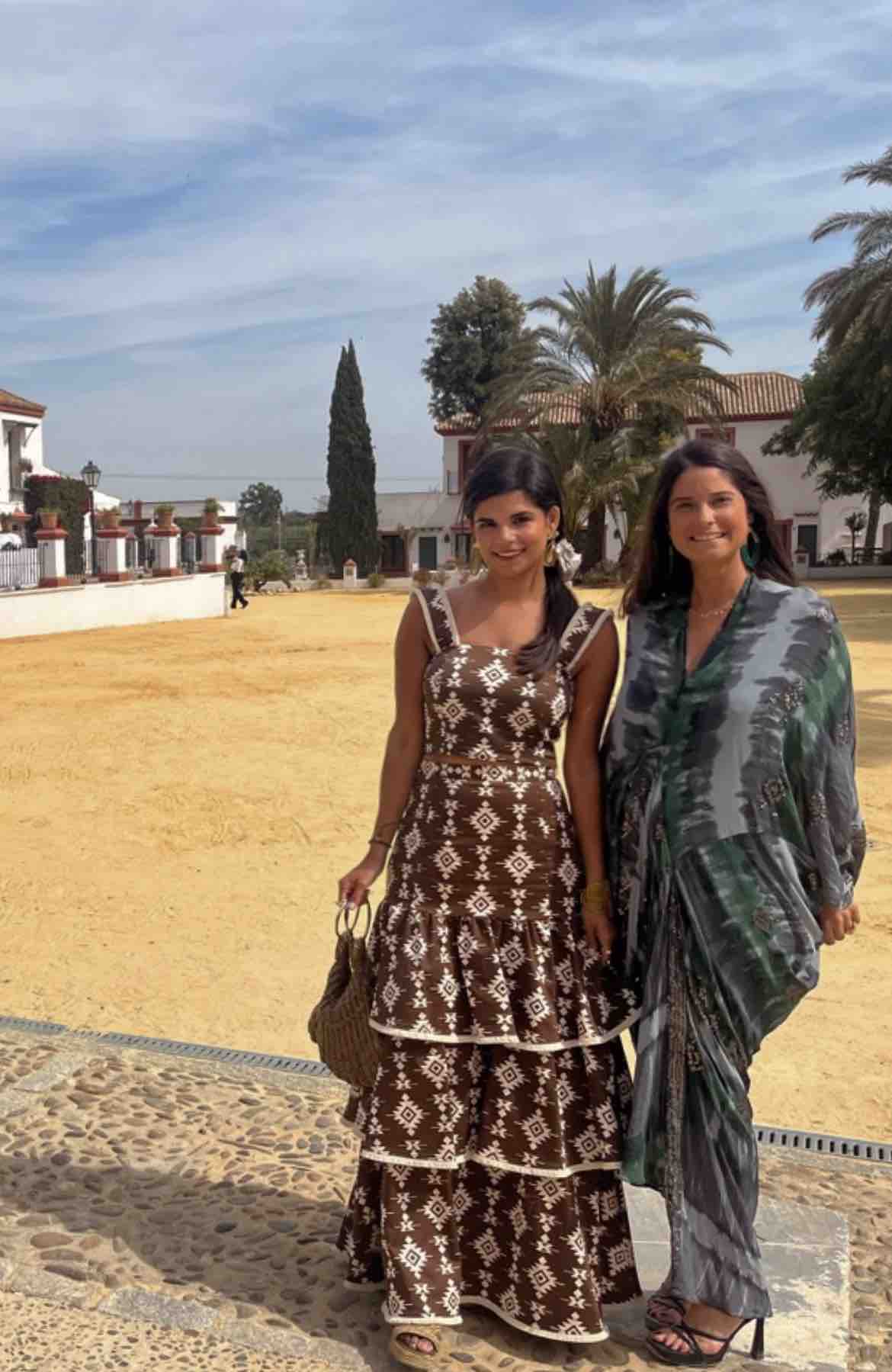 Alquiler Vestido marrón dos piezas | Jointy