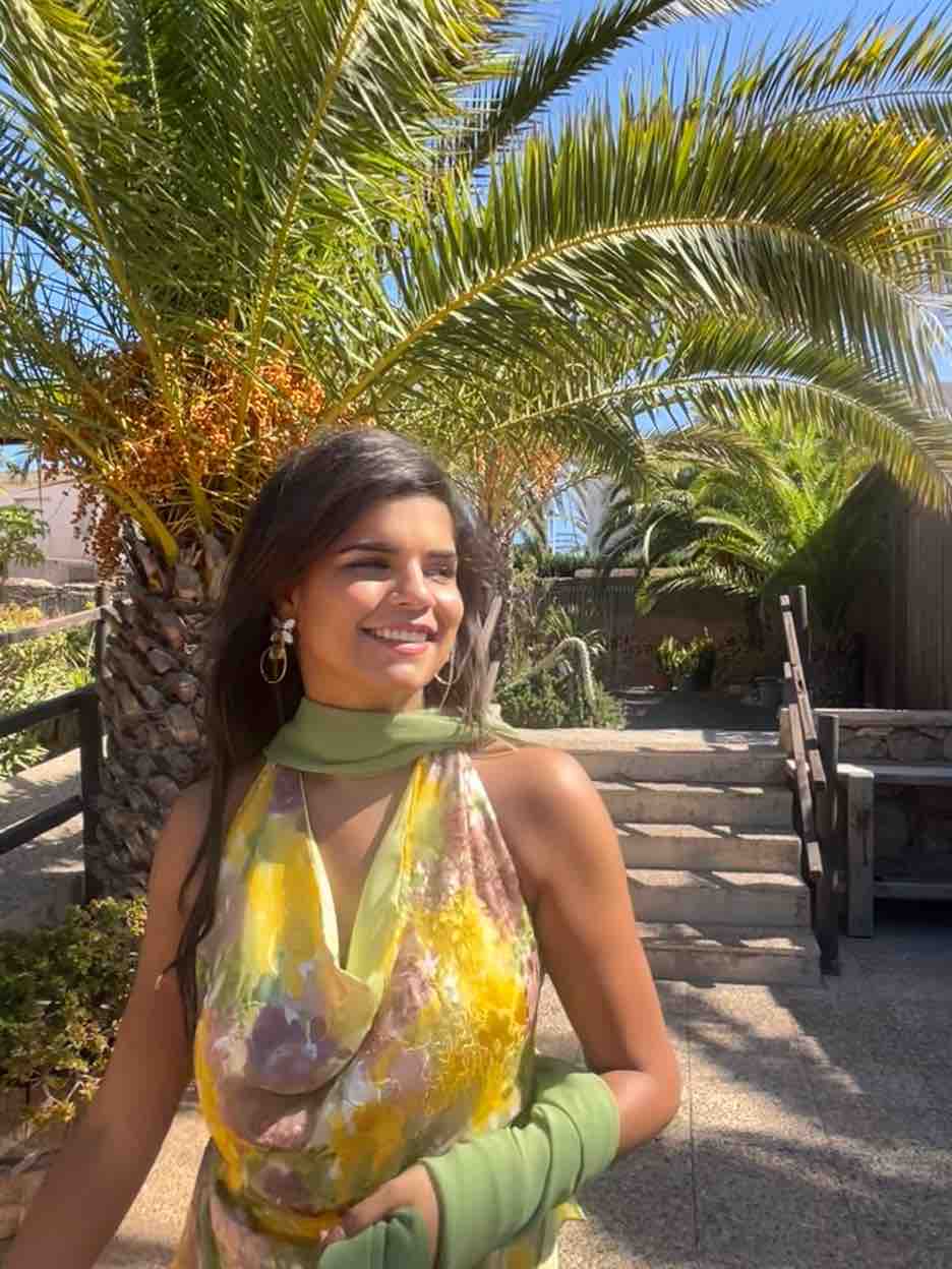 Alquiler Vestido amarillo | Jointy