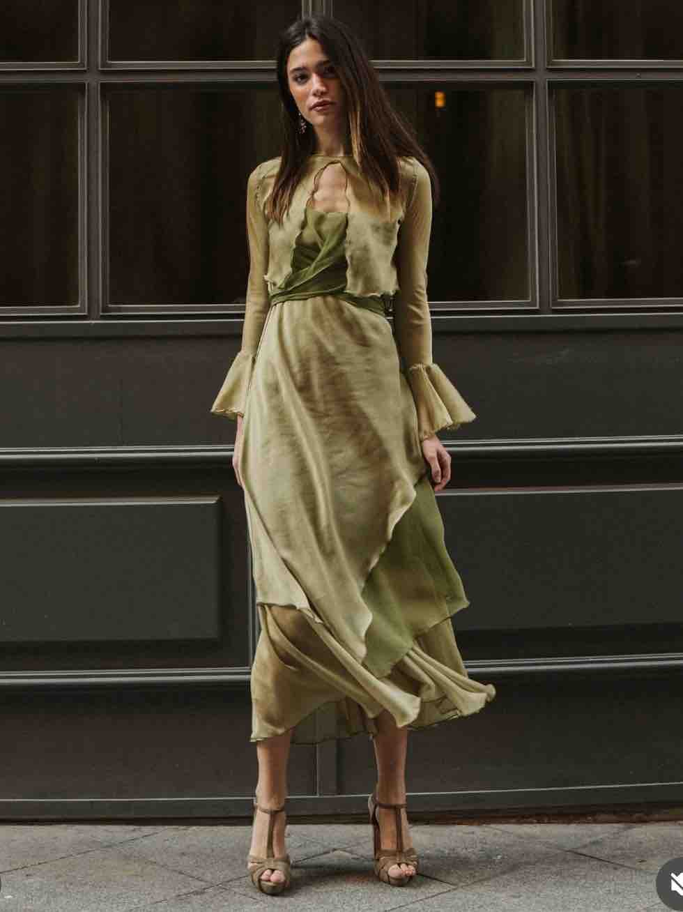 Alquiler Vestido verde oliva + Chaqueta Rental Mode | Jointy