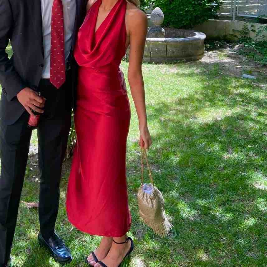 Alquiler Vestido Cardie Rojo | Jointy