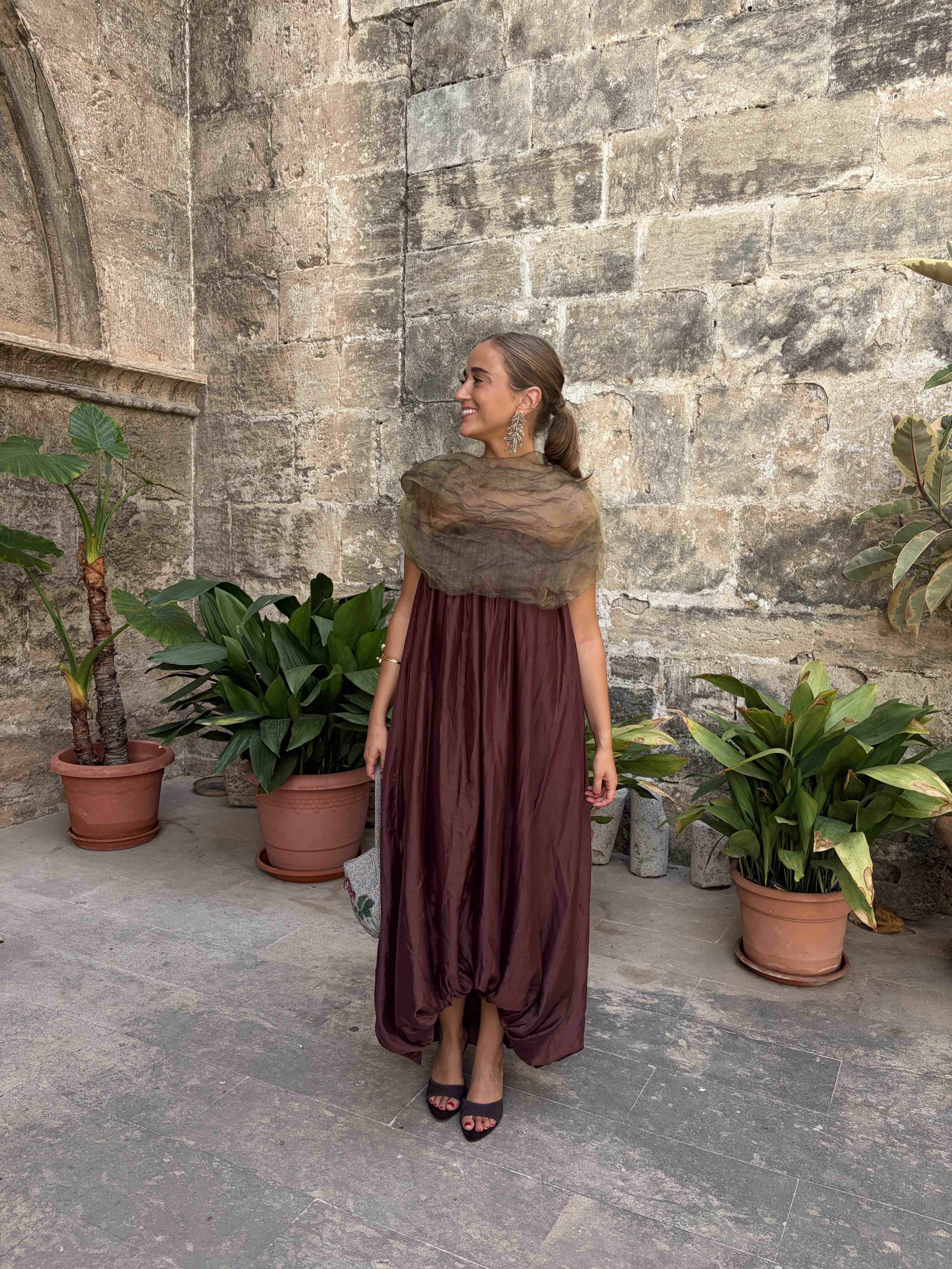 Alquiler Vestido de palabra de honor con chal | Jointy