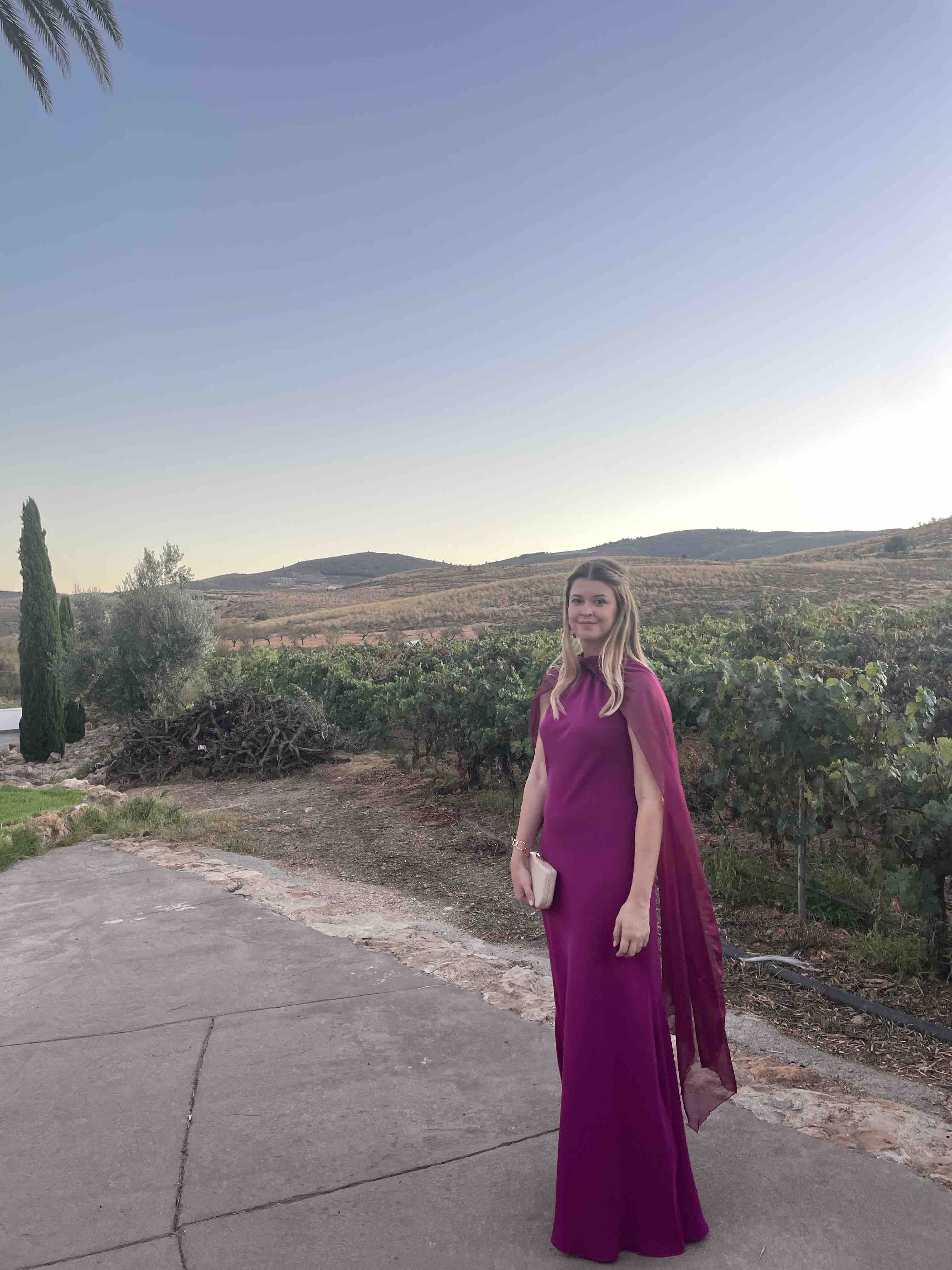 Alquiler Vestido boda con capa | Jointy