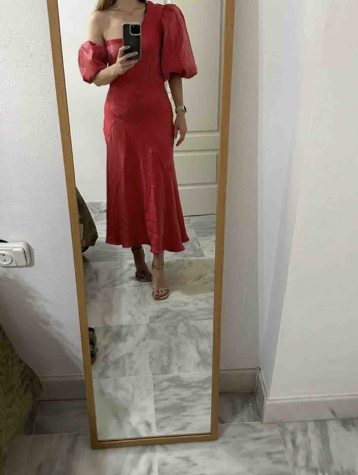 Alquiler Vestido Redondo Brand | Jointy