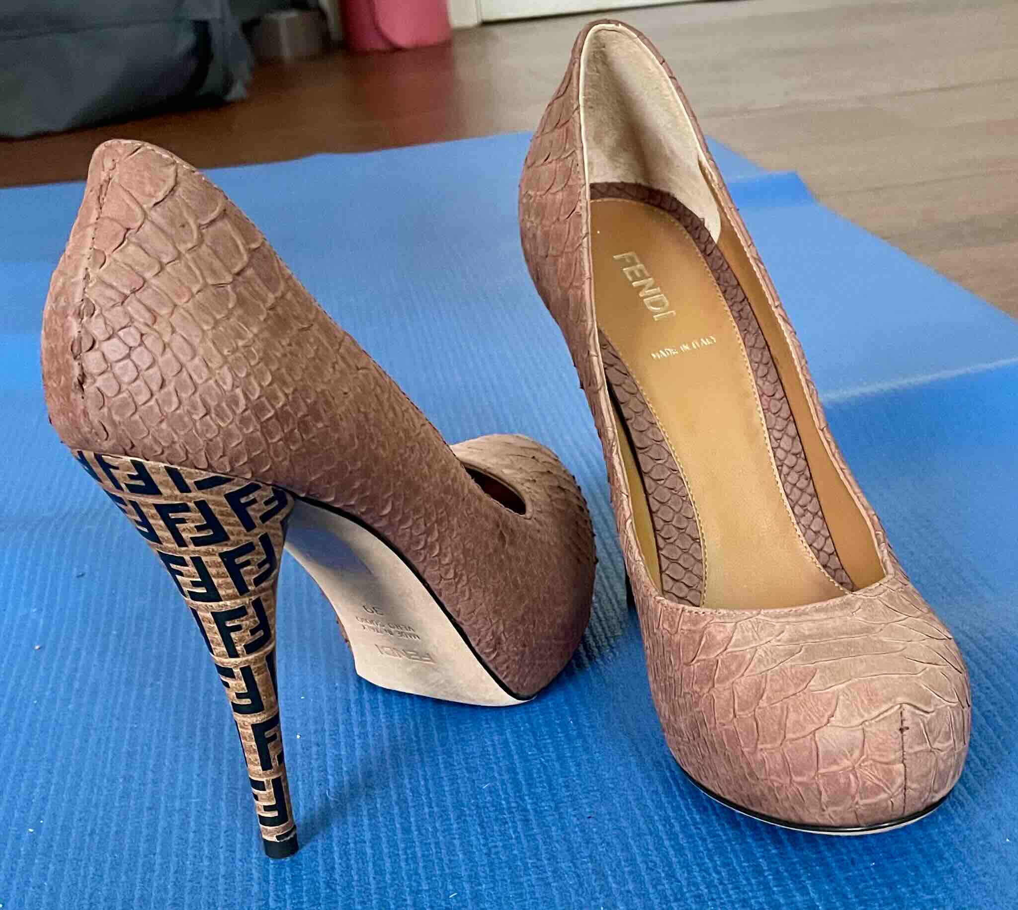Alquiler Zapatos Fendi Superstar Pumps | Jointy