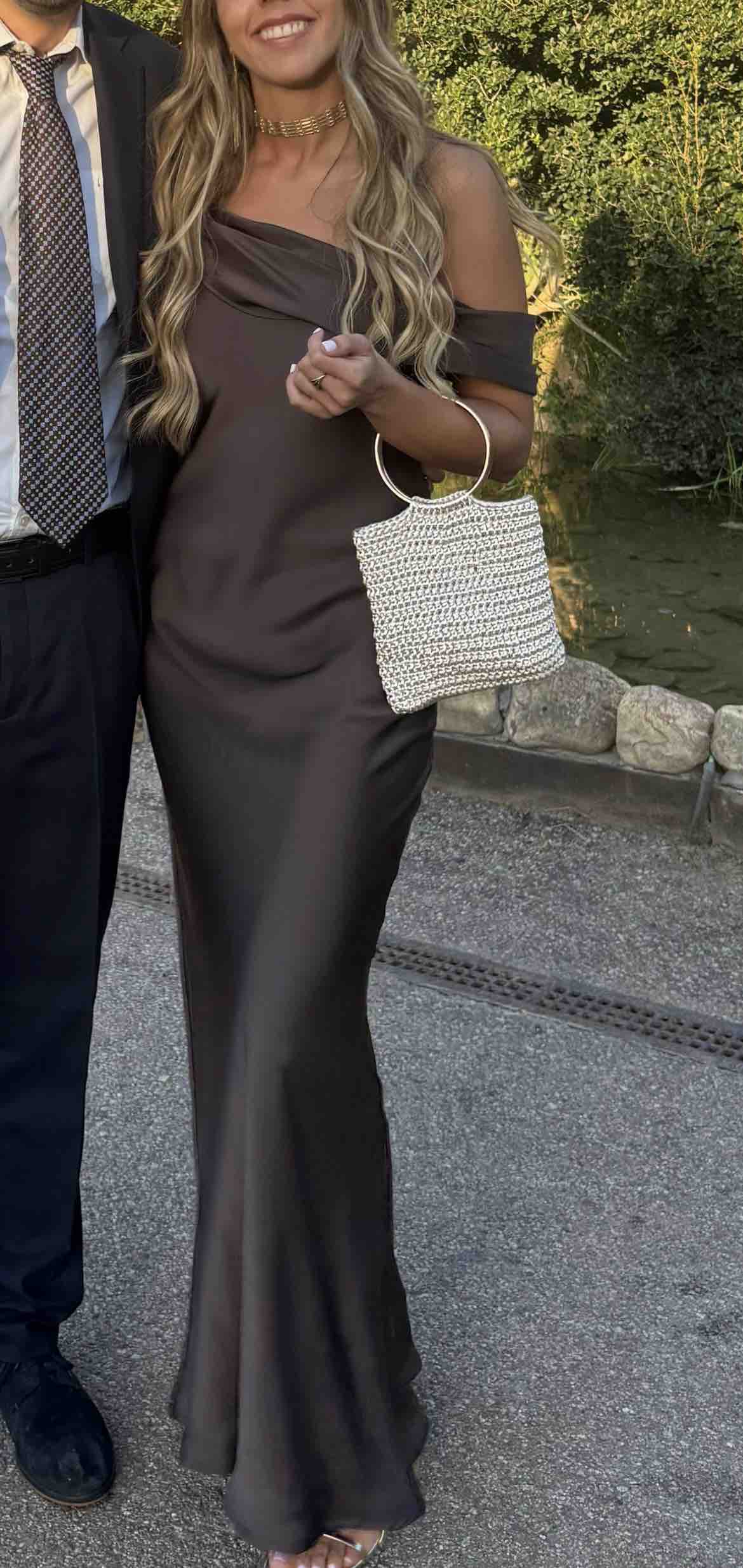 Alquiler Vestido marrón largo | Jointy