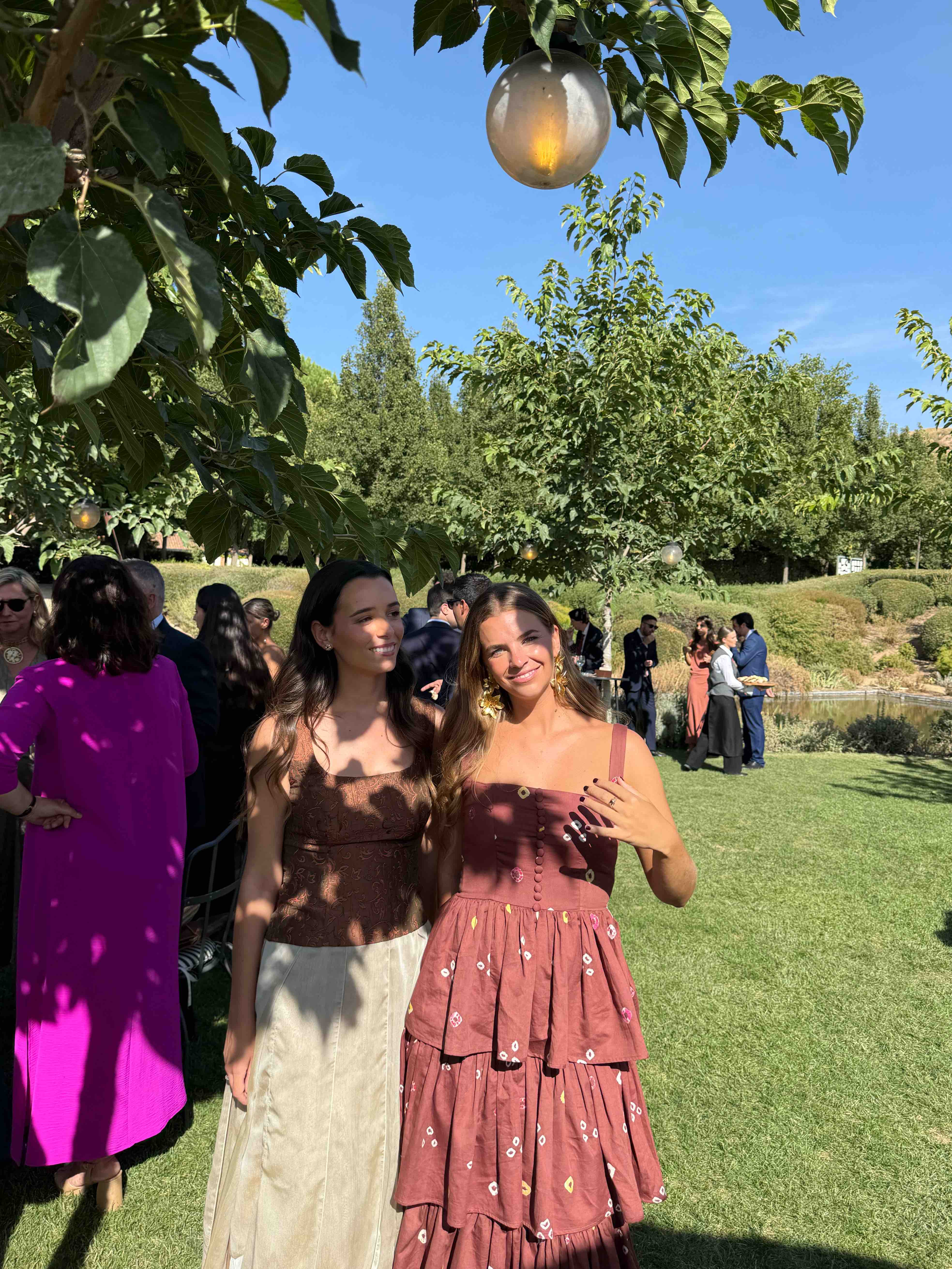 Alquiler Vestido de invitada volantes | Jointy