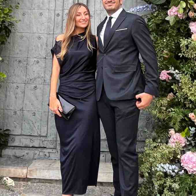 Alquiler Vestido invitados as a azul marino escote asimétrico | Jointy