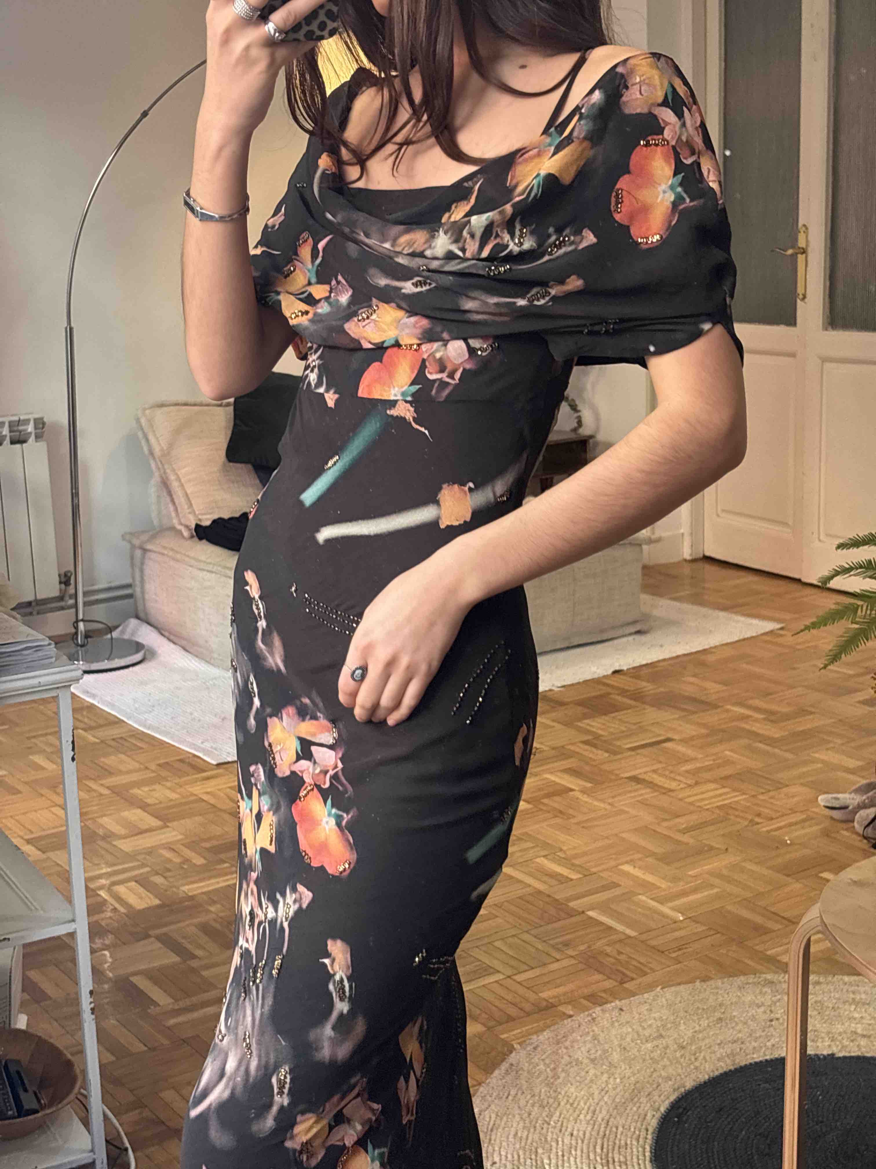 Alquiler vestido multiposicion de invitada pedrería estampado | Jointy