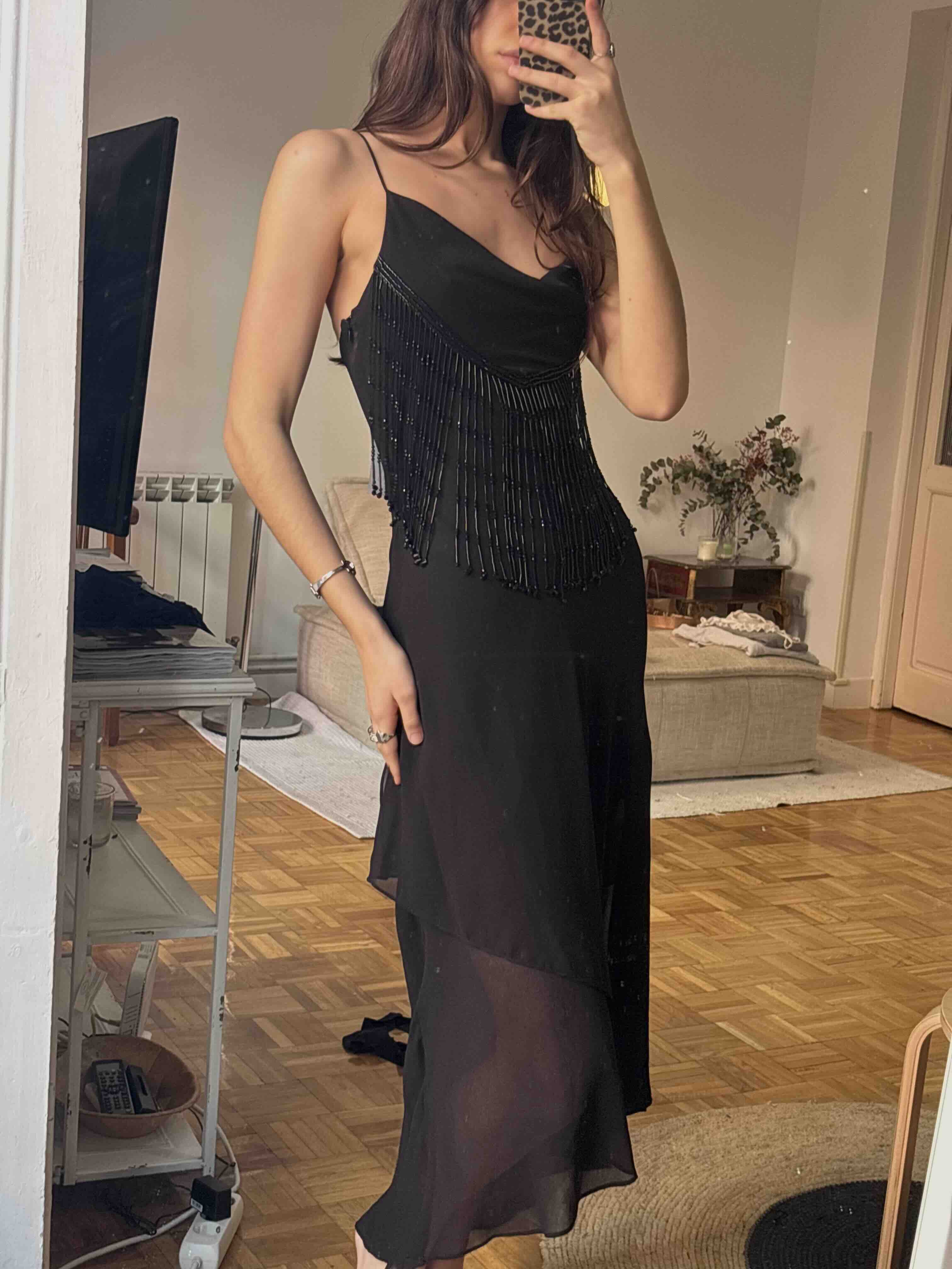 Alquiler vestido negro pedrería zara talla S | Jointy