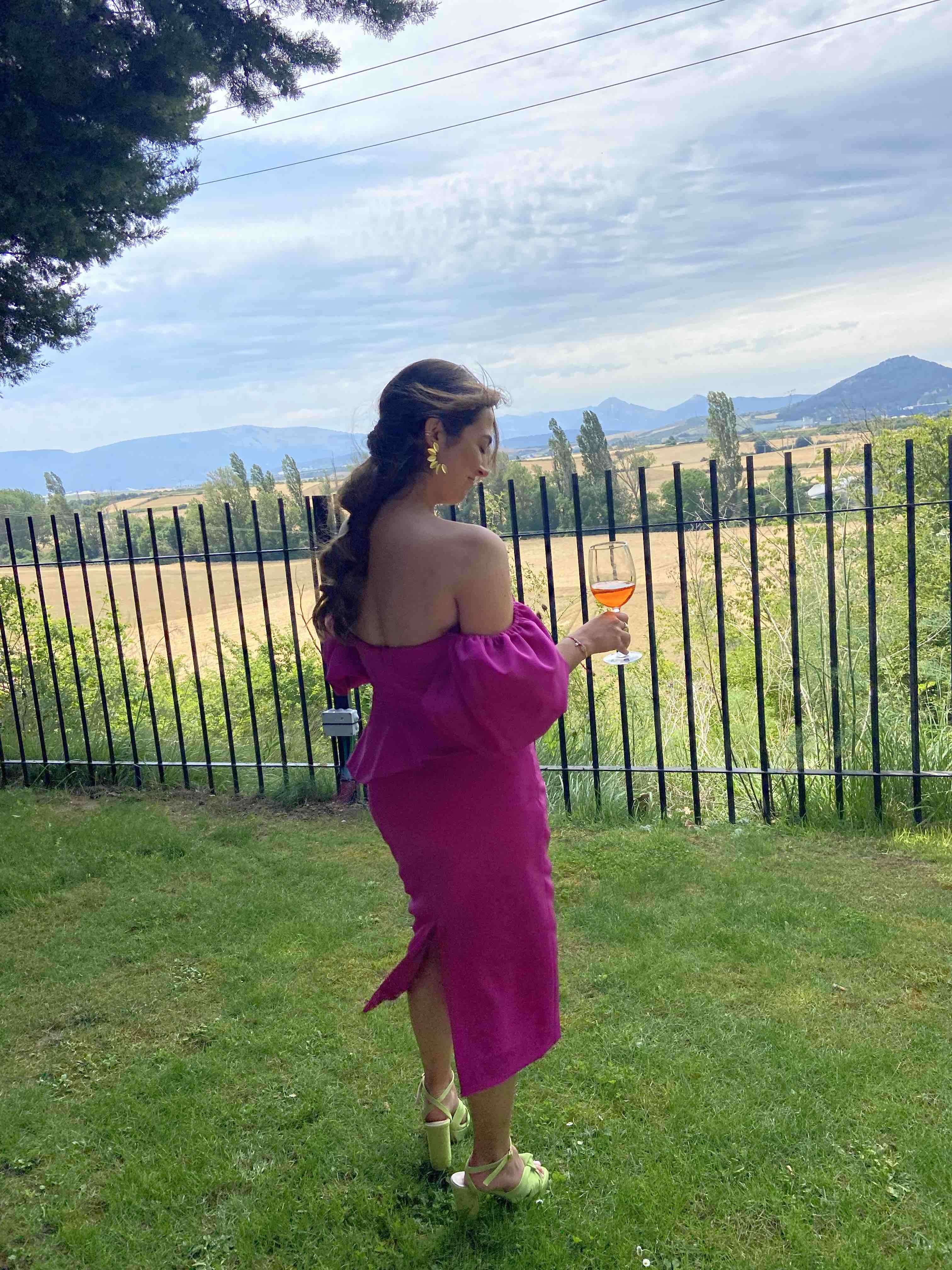 Alquiler Vestido invitada Isabel Magenta Miphai | Jointy