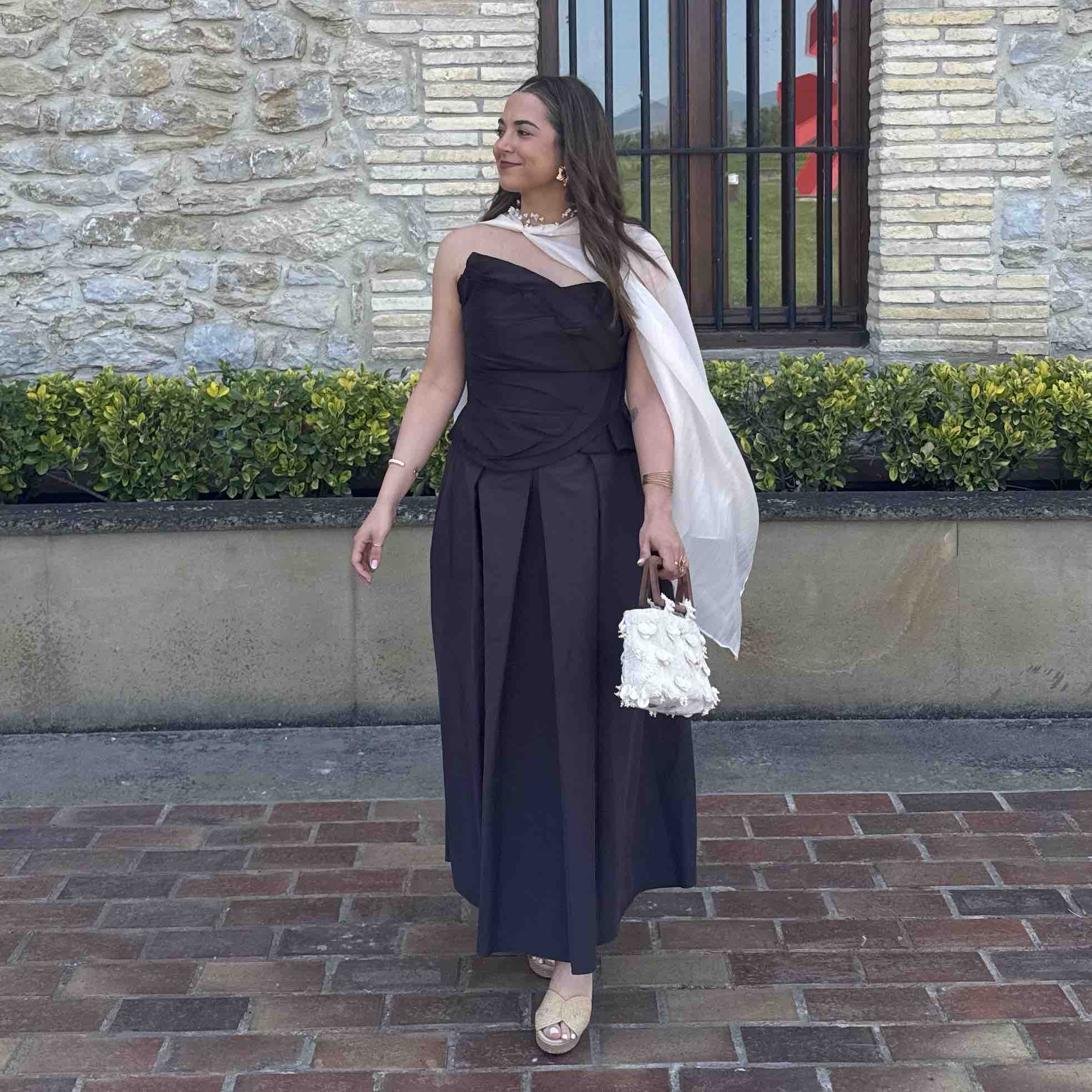 Alquiler Top Denise marrón chocolate y falda larga | Jointy