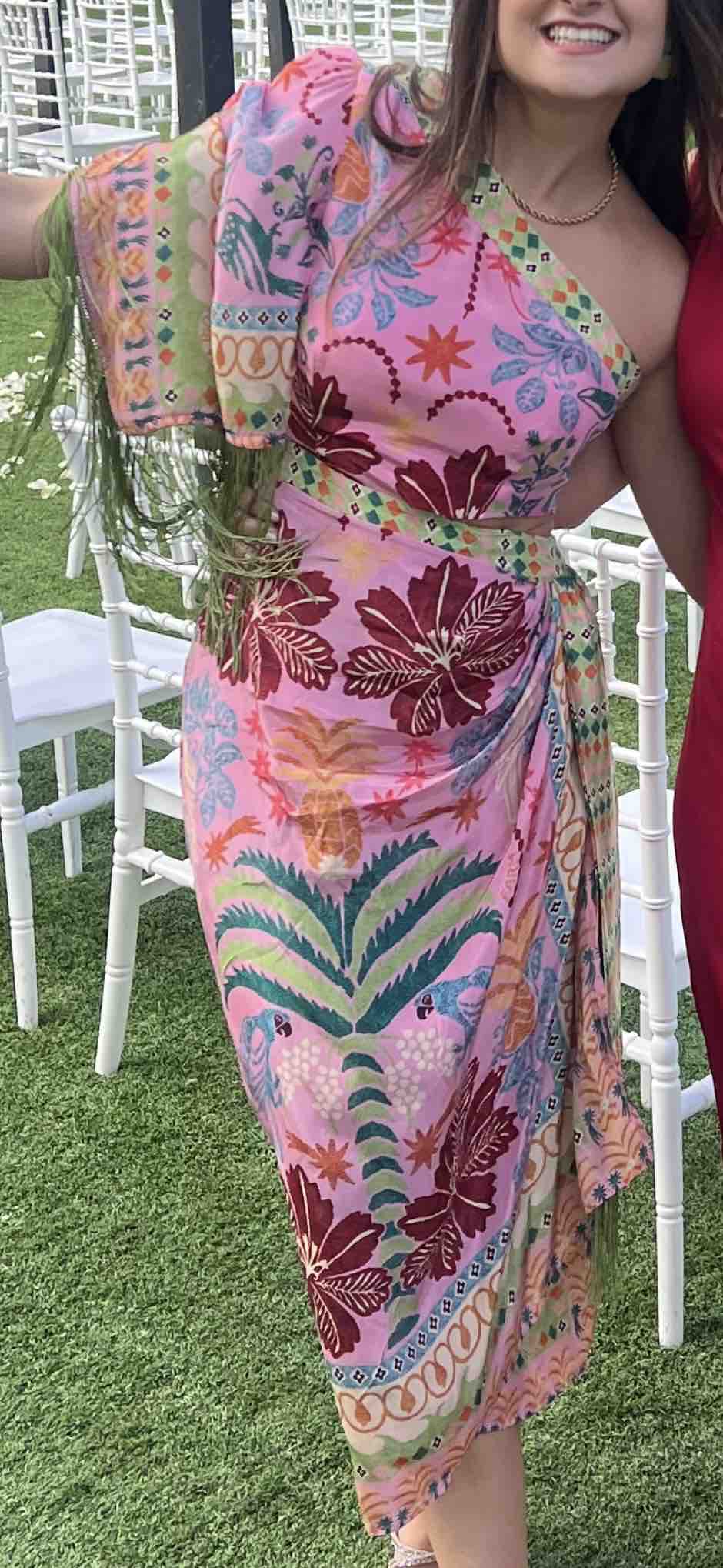 Alquiler Vestido invitada estampado floral con flecos verdes | Jointy