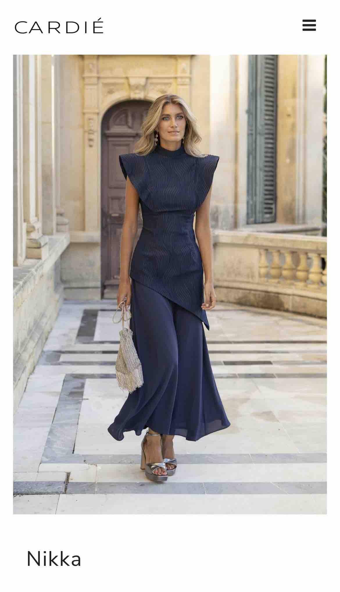 Alquiler Conjunto de falda y top asimétrico | Jointy