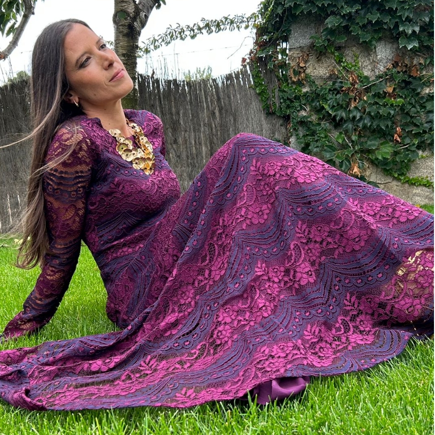 Alquiler Vestido de encaje burdeos y púrpura | Jointy