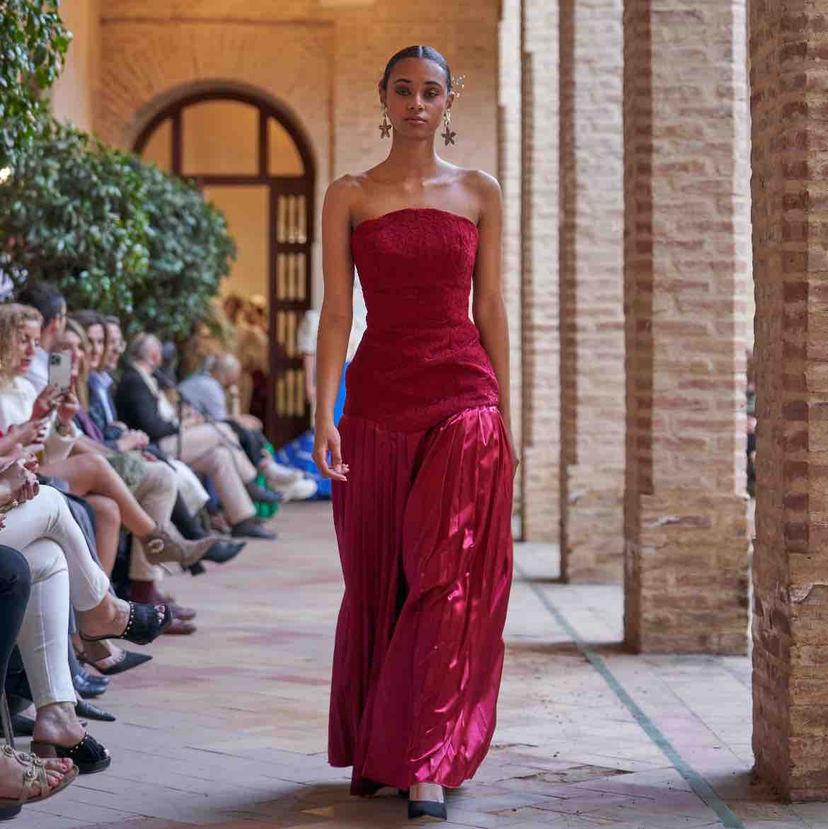 Alquiler Vestido en dos encajes | Jointy