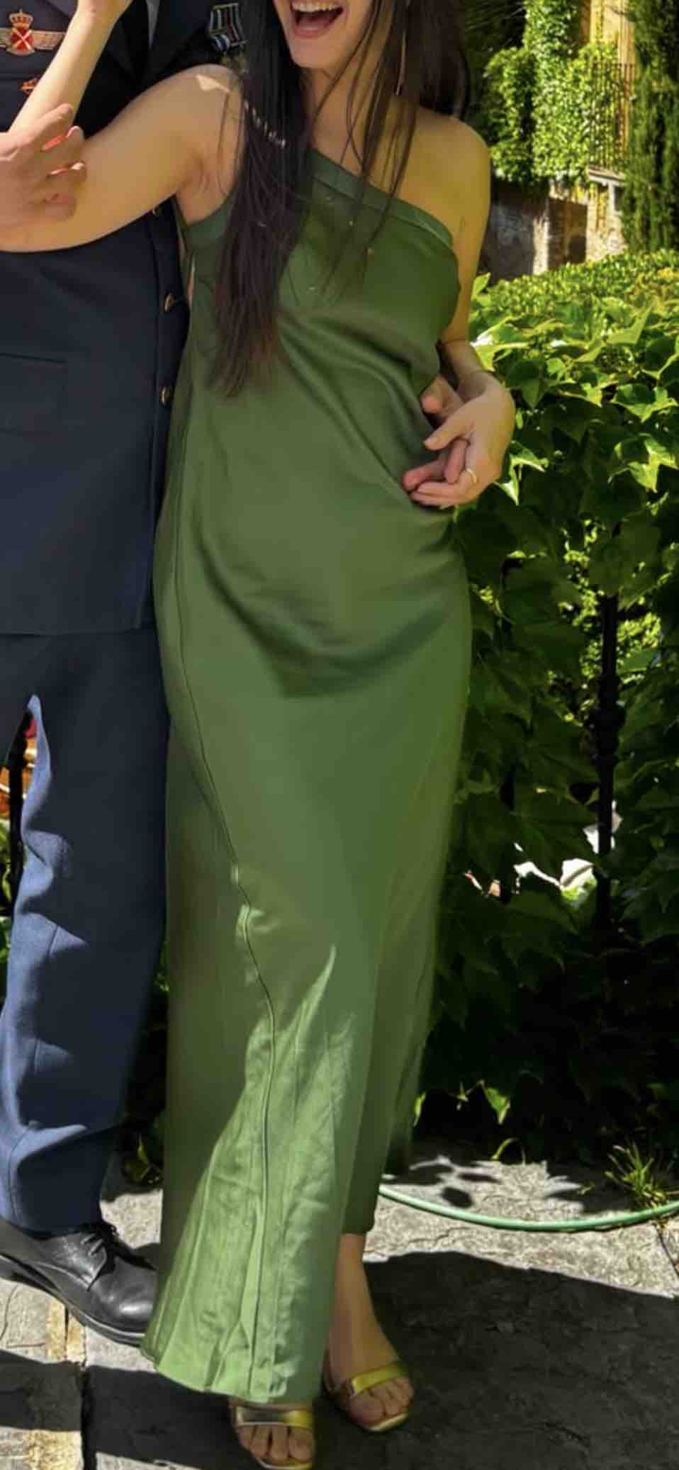 Alquiler Vestido verde oliva espalda descubierta | Jointy