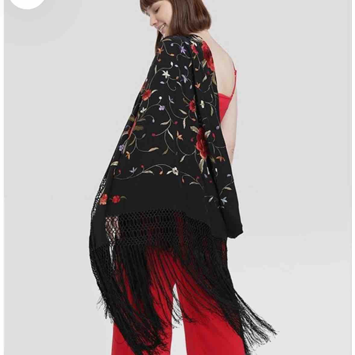 Alquiler Manton manila | Jointy