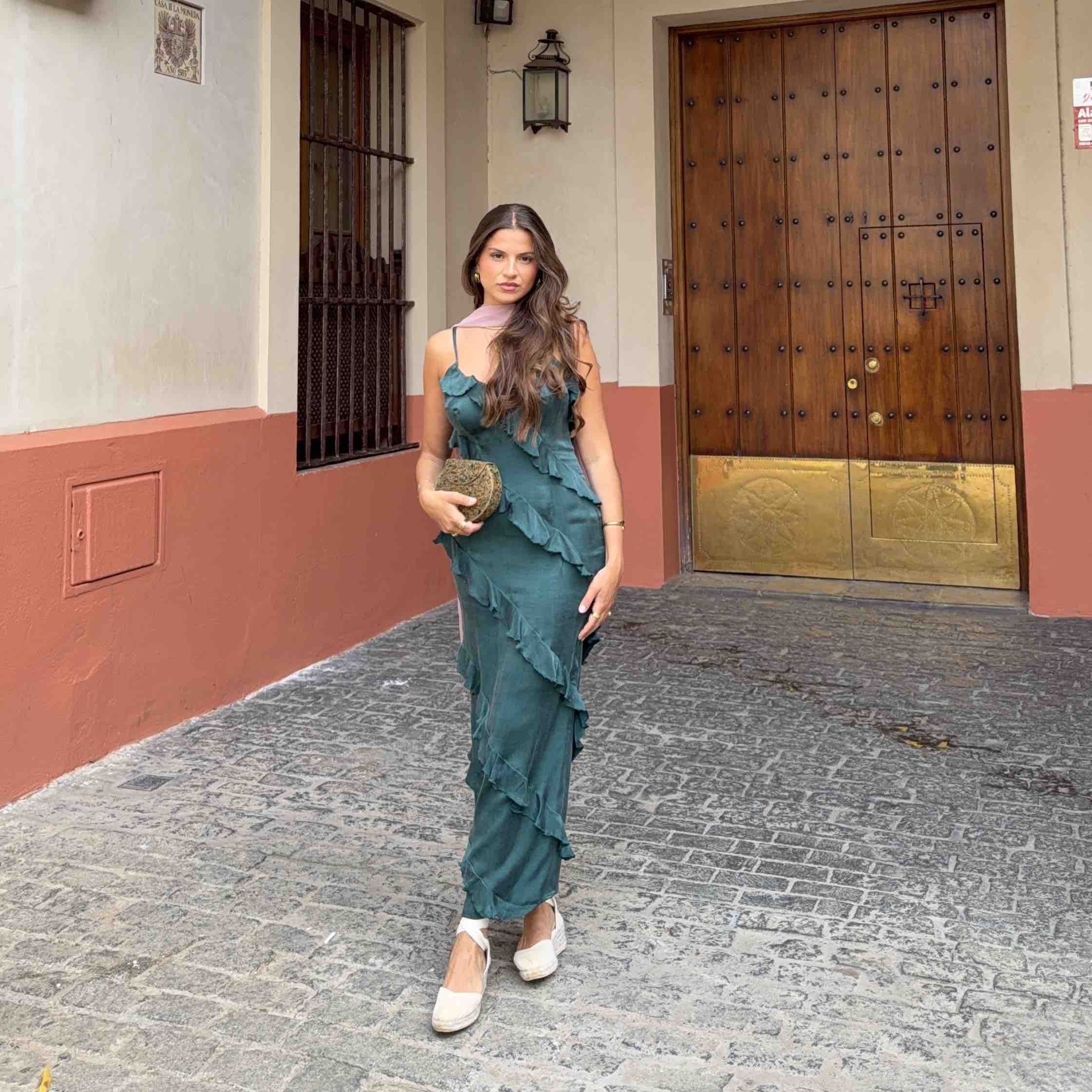 Alquiler Vestido verde volantes | Jointy