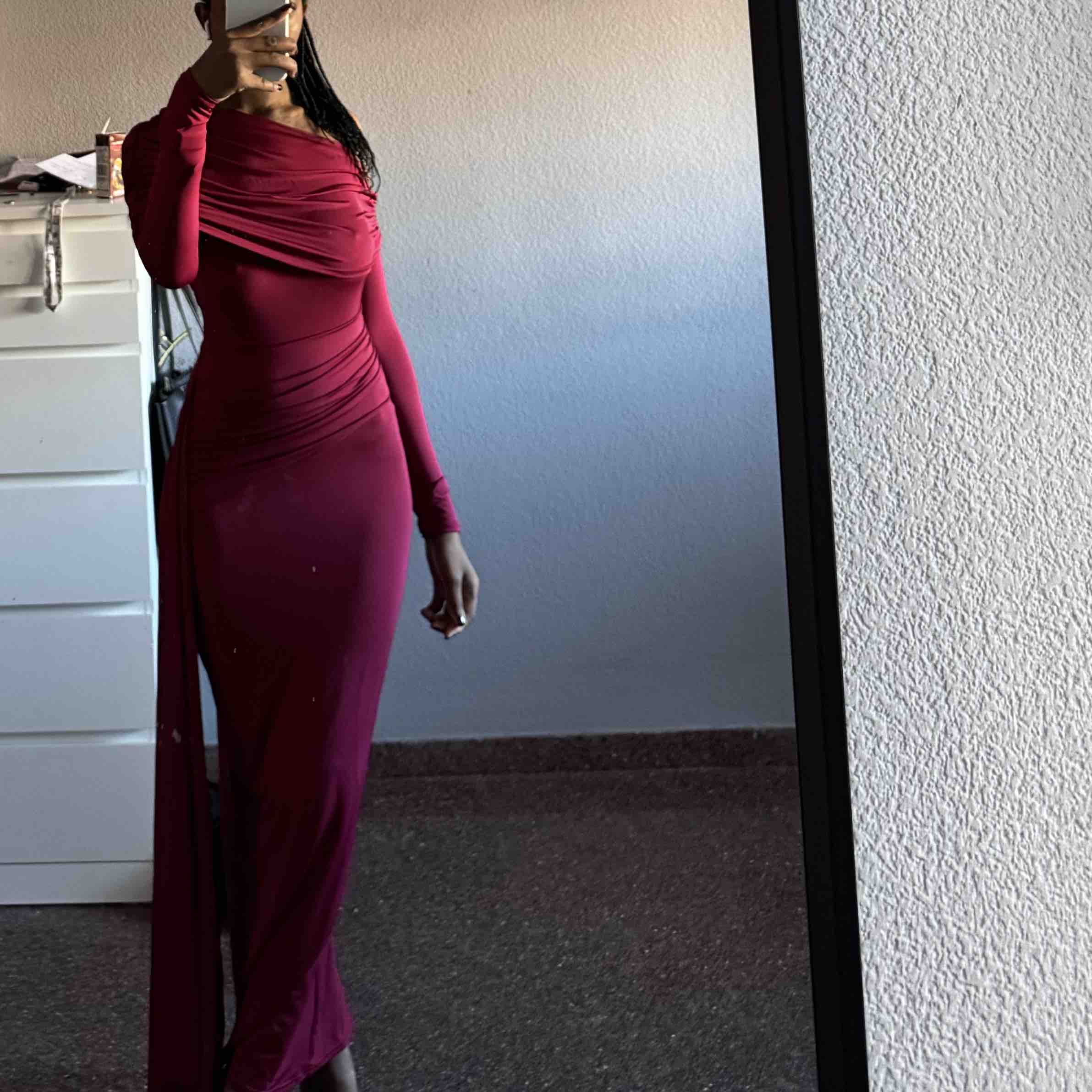 Alquiler Vestido de invitada de evento | Jointy