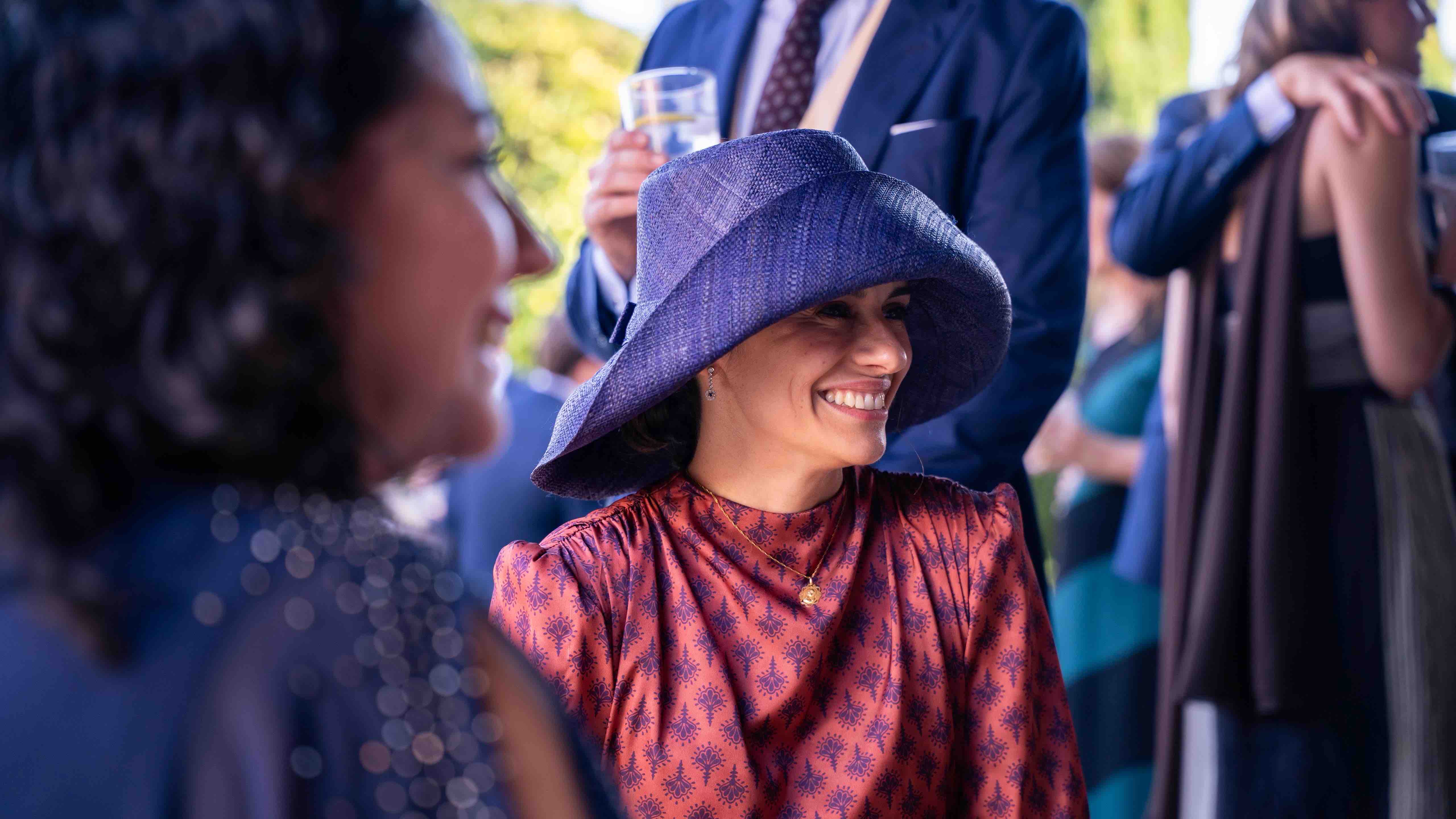 Alquiler Vestido de boda con pamela | Jointy