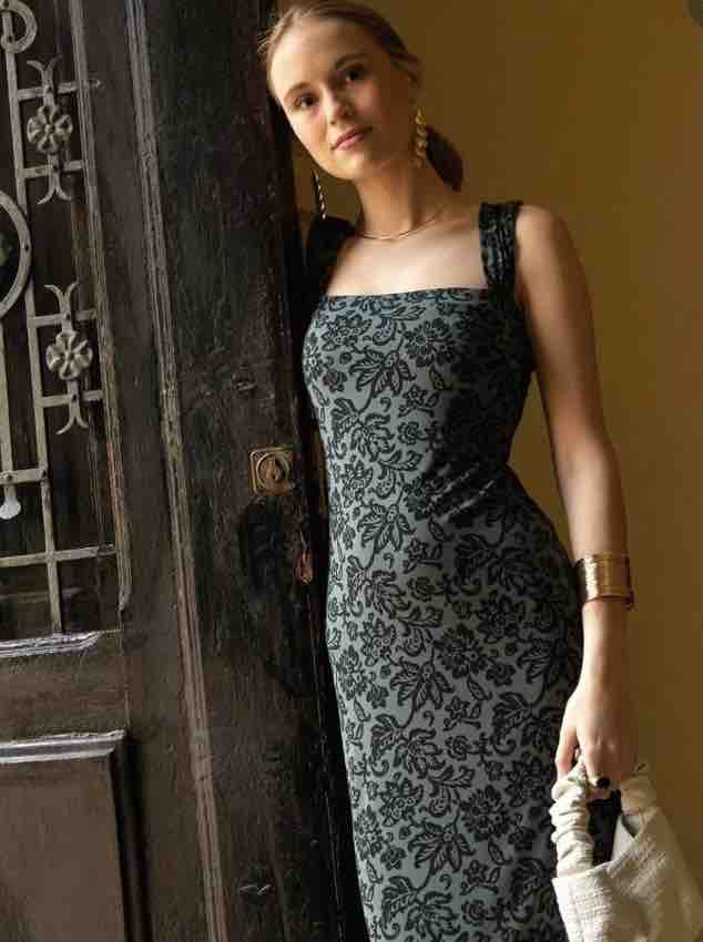 Alquiler Vestido midi verde oscuro recto elastico | Jointy