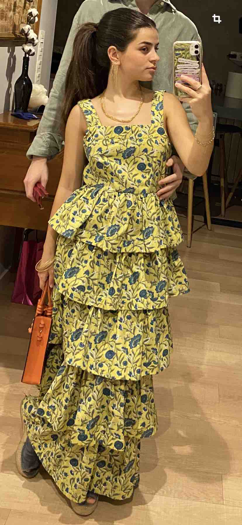 Alquiler Vestido volantes y flores Sfera | Jointy