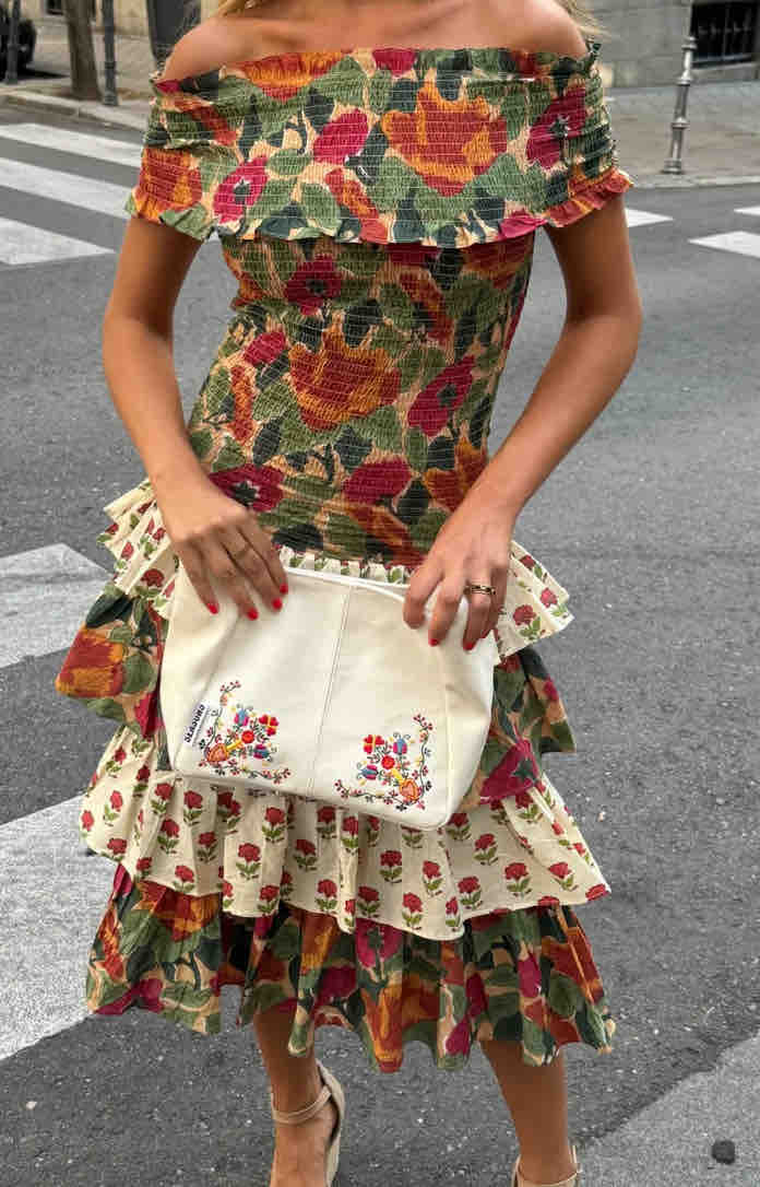 Alquiler Vestido Coosy volantes | Jointy