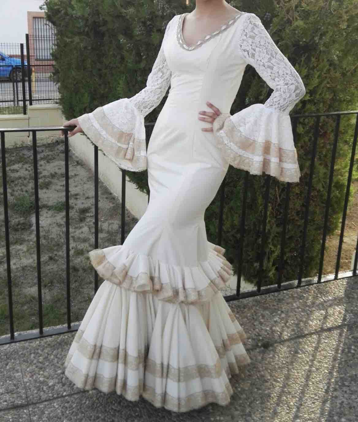 Alquiler Traje de flamenca | Jointy