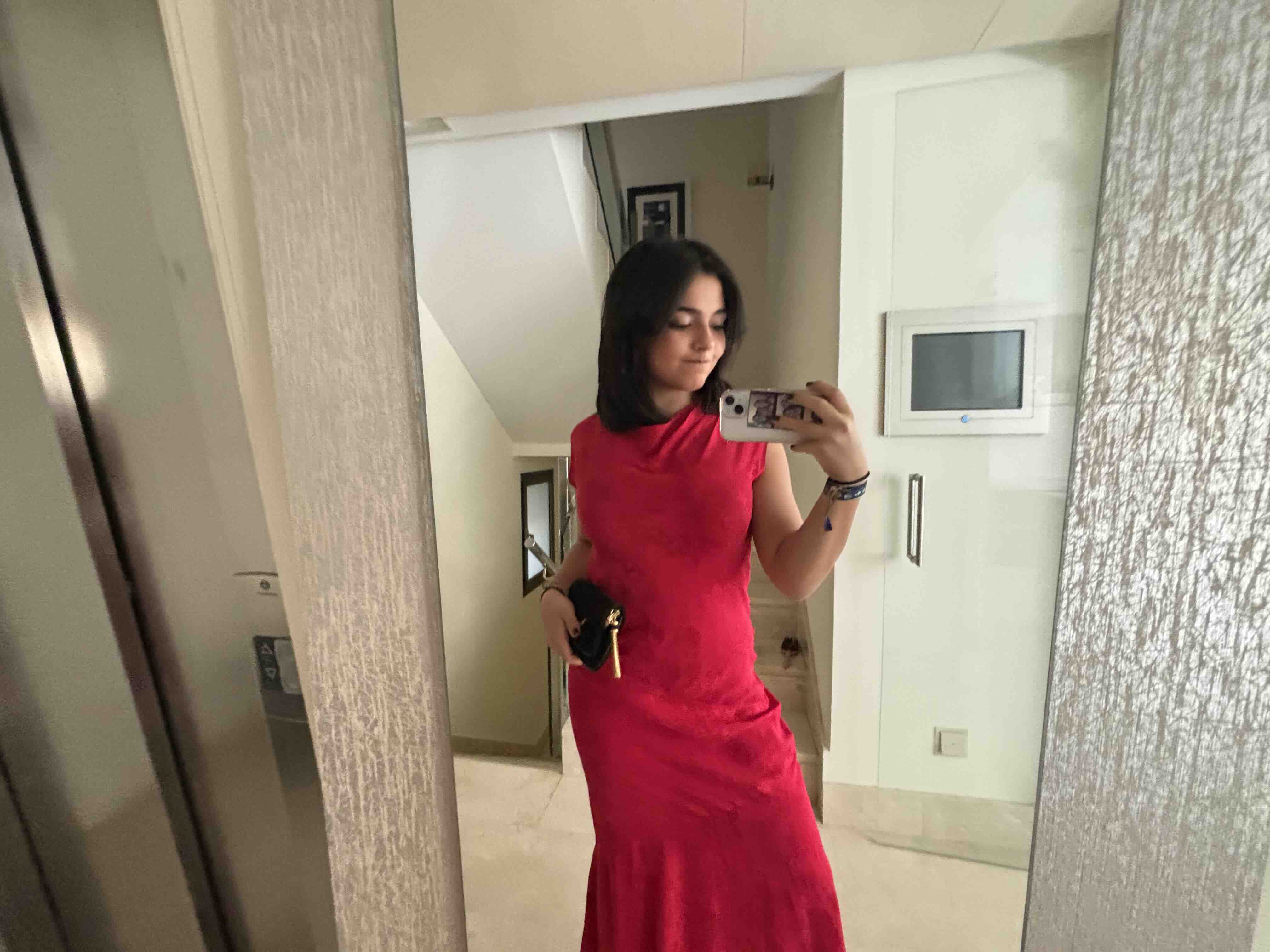 Alquiler Vestido rojo THE ARE | Jointy